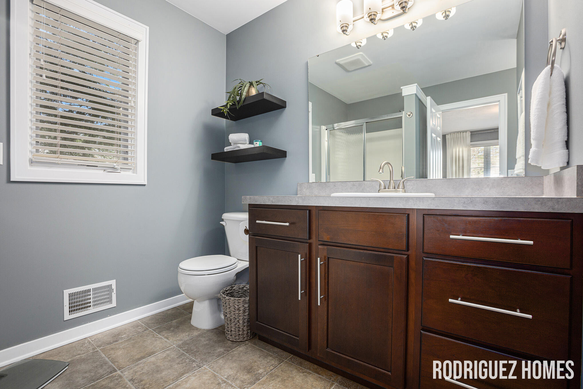 2564 Danton Drive SW