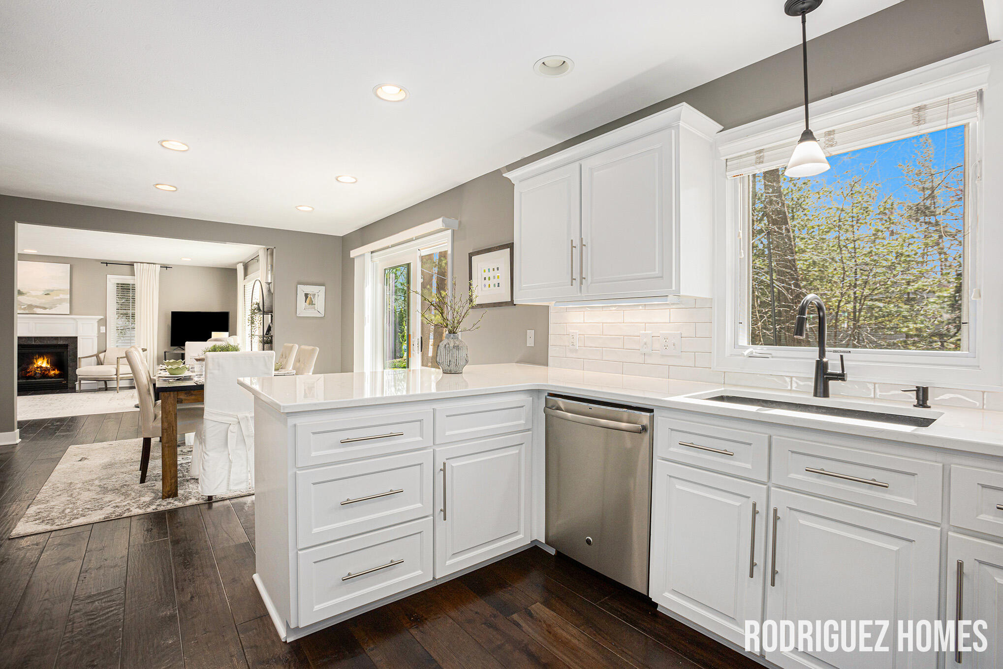 2564 Danton Drive SW