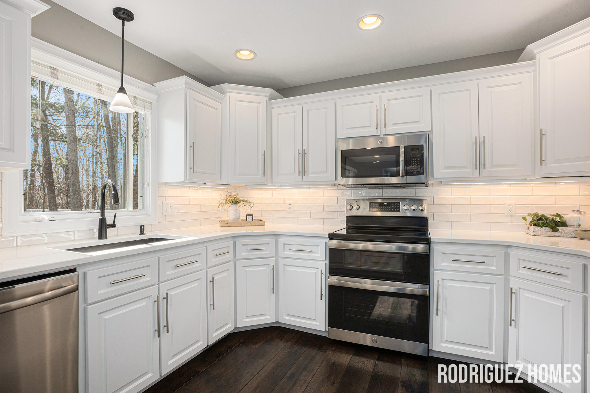 2564 Danton Drive SW