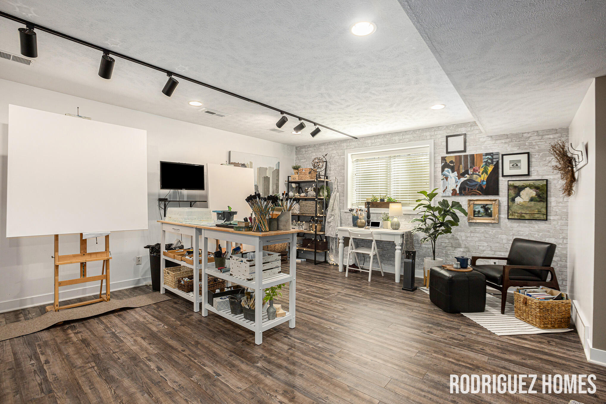 2564 Danton Drive SW