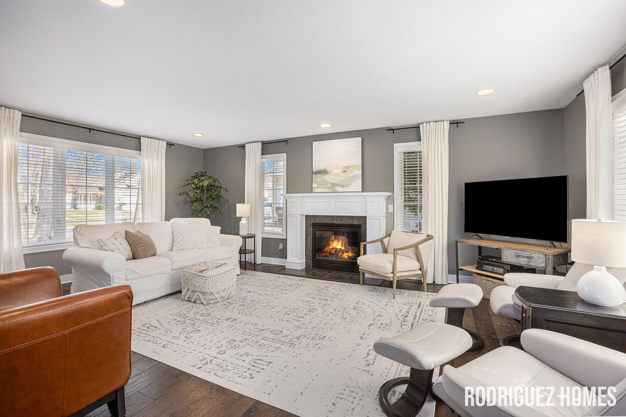 2564 Danton Drive SW