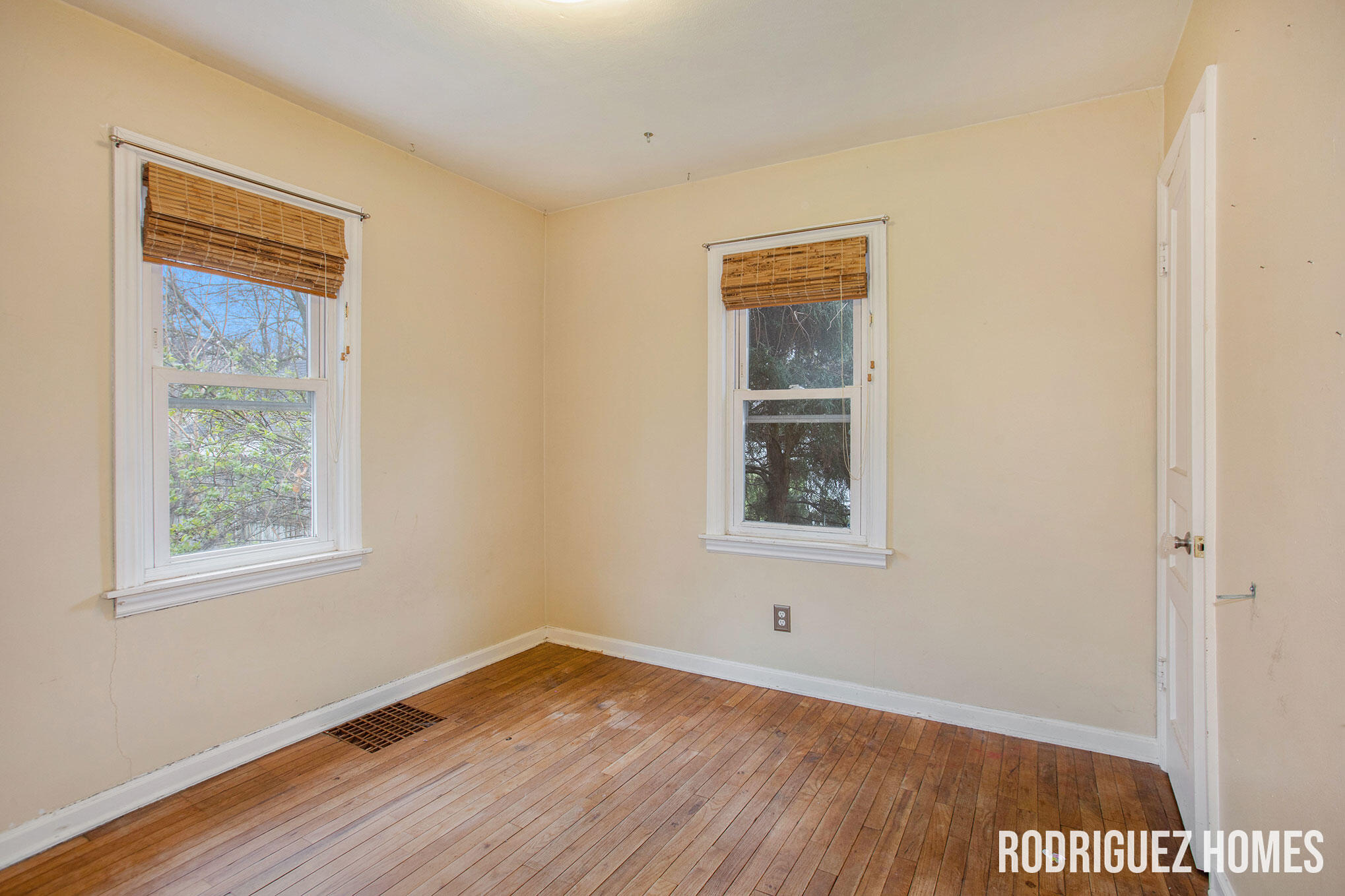 144 Rosemary Street SE