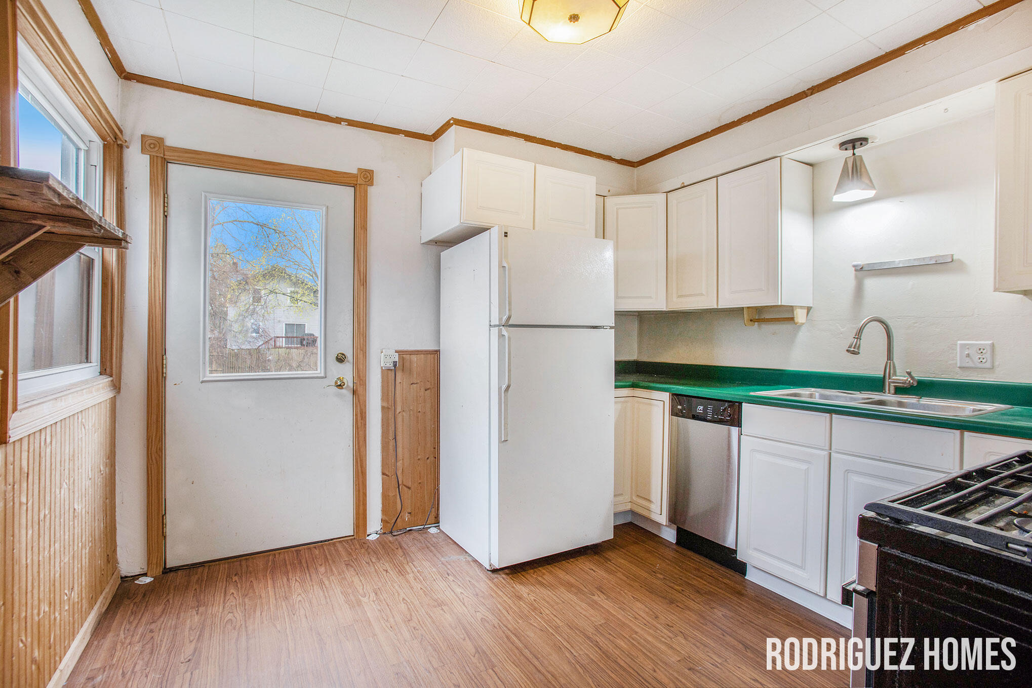 144 Rosemary Street SE