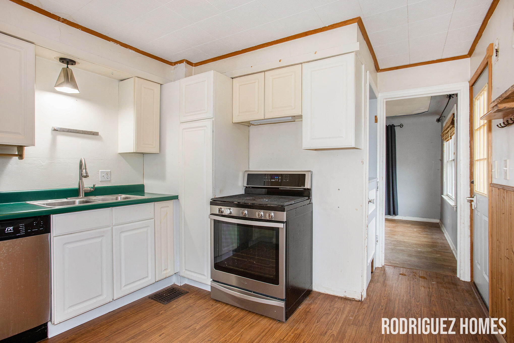 144 Rosemary Street SE