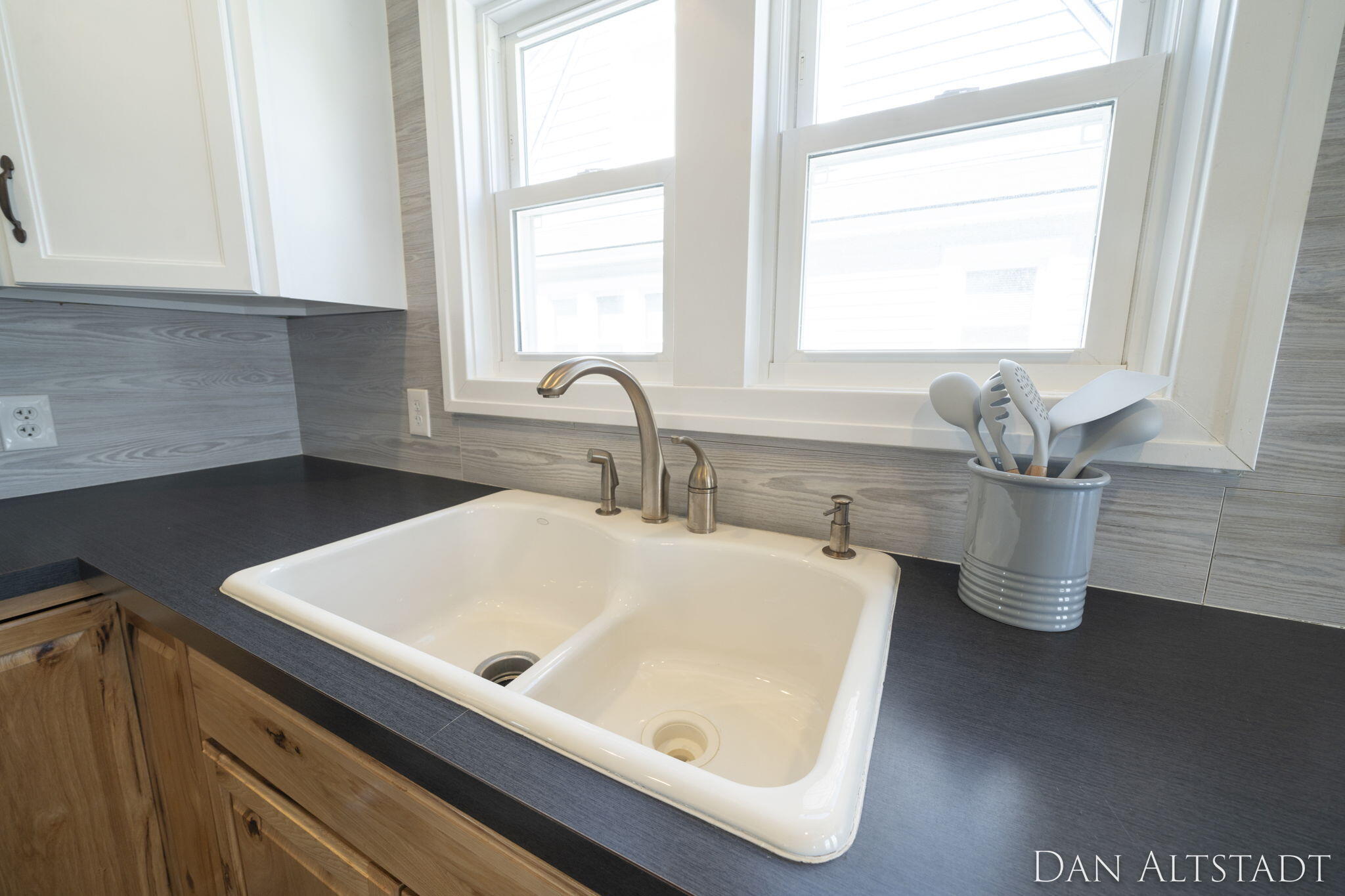 2214 College Avenue SE