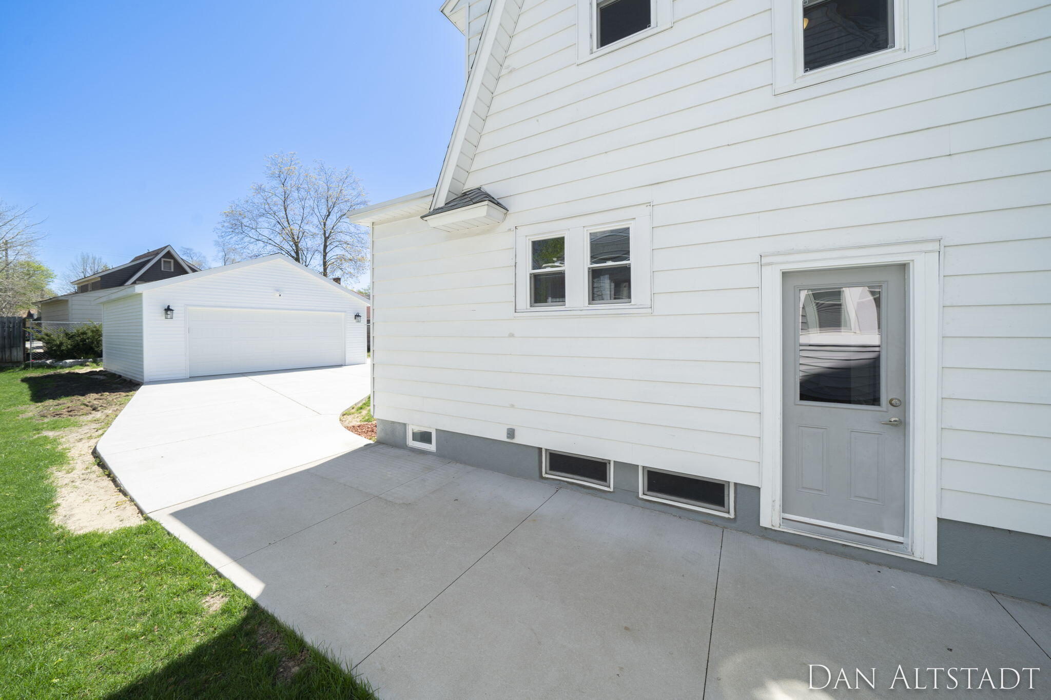 2214 College Avenue SE