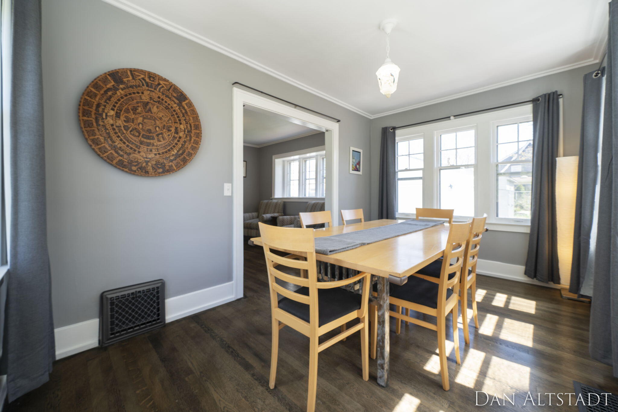 2214 College Avenue SE