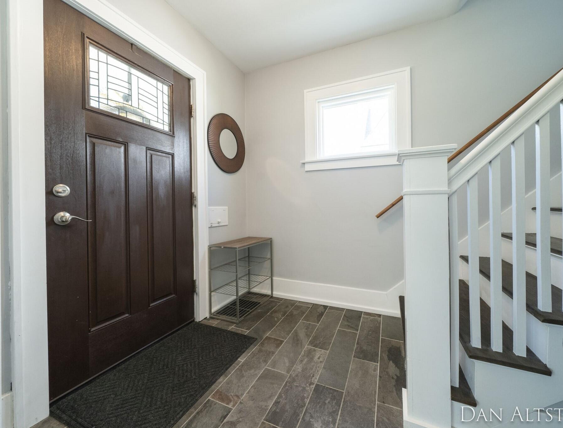 2214 College Avenue SE