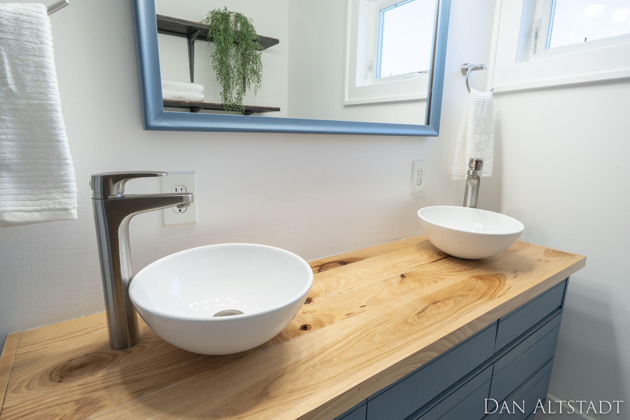 2214 College Avenue SE