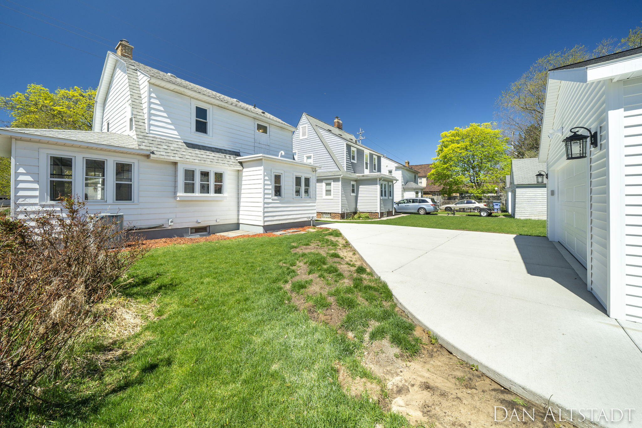 2214 College Avenue SE