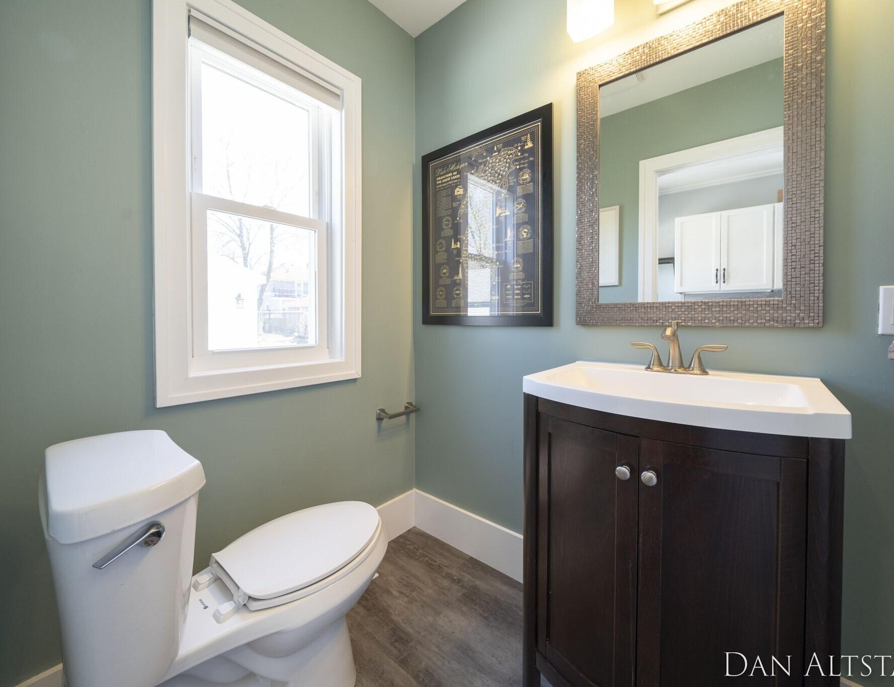 2214 College Avenue SE