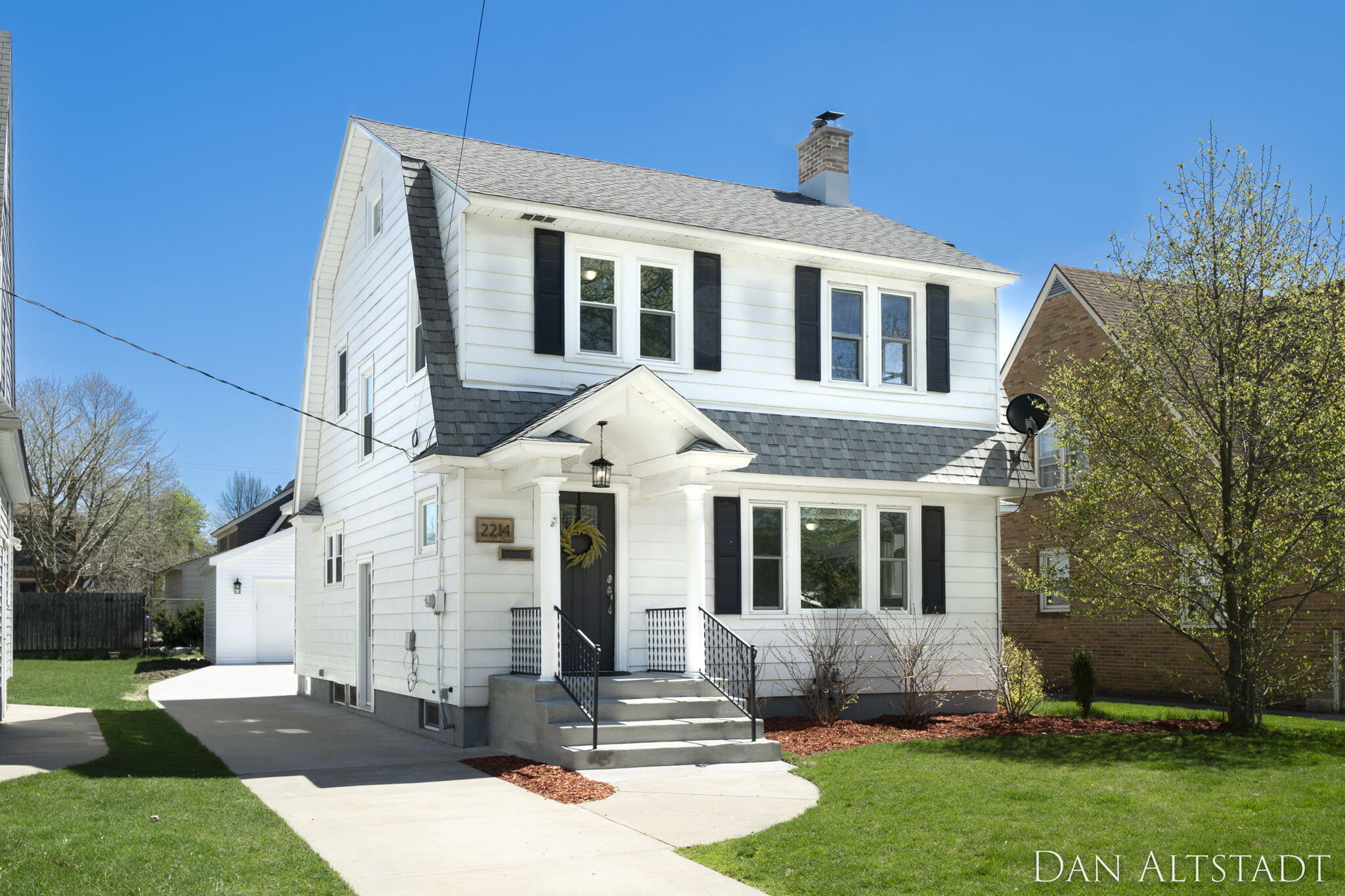 2214 College Avenue SE