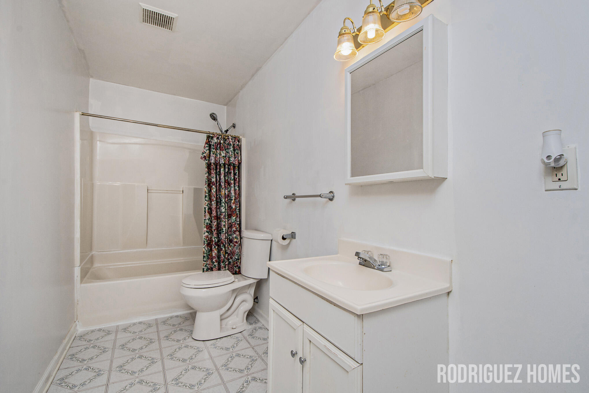 4591 Country Hill Drive SE