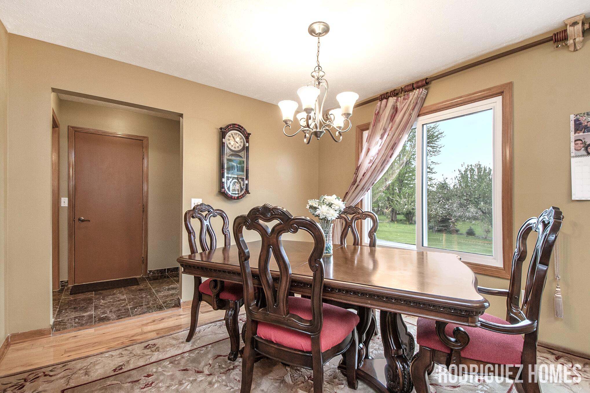 4591 Country Hill Drive SE