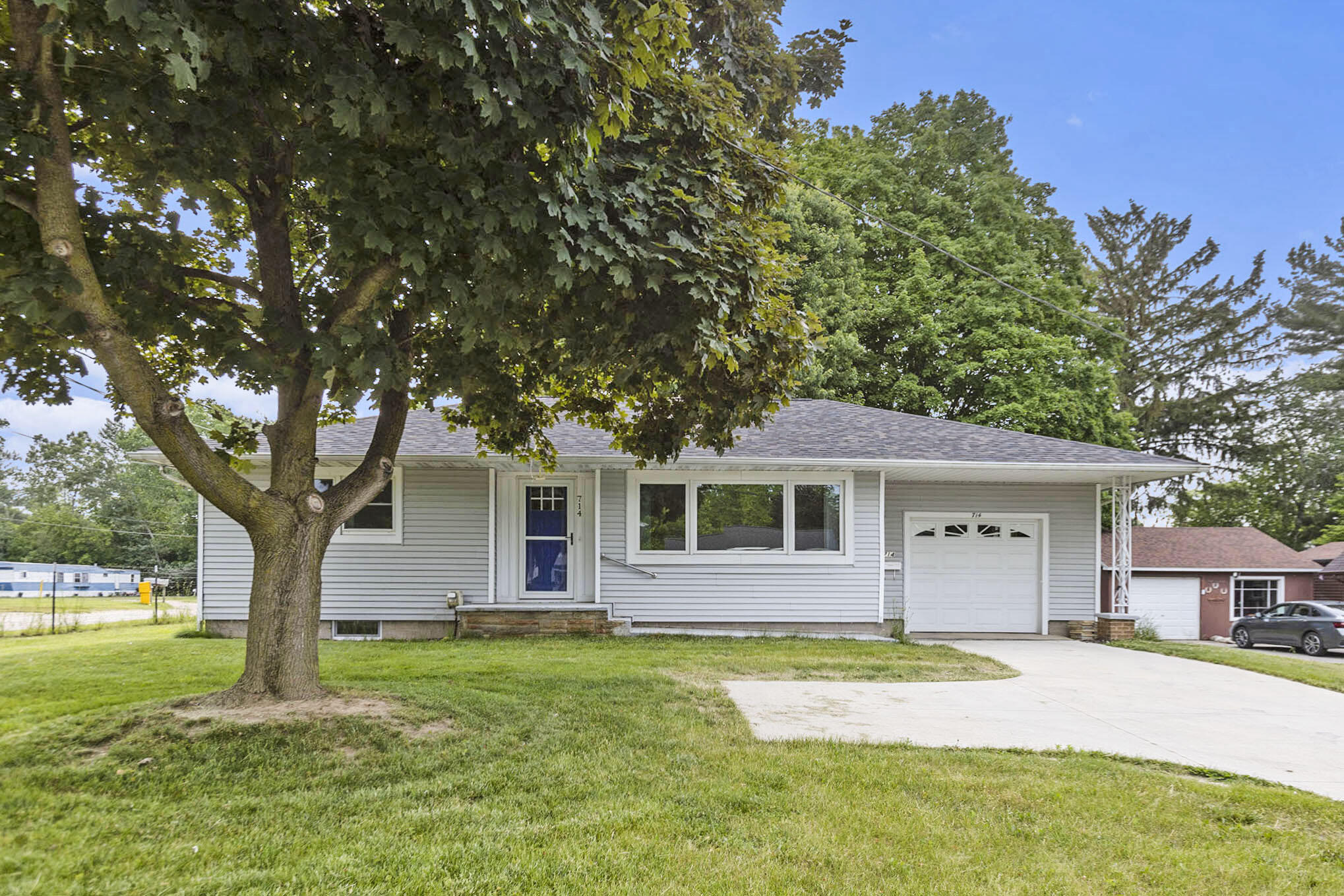 714 Jordan Lake Avenue