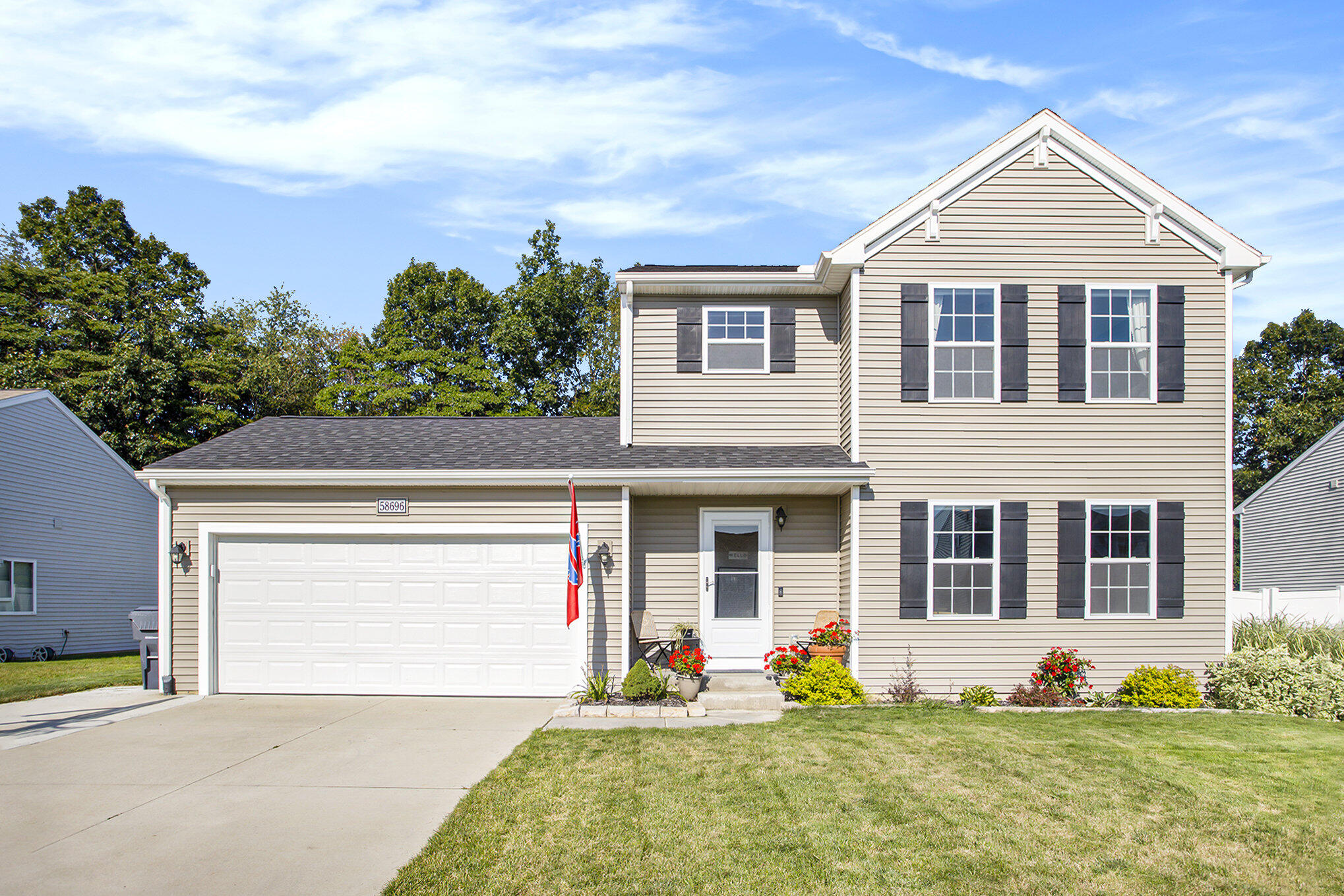 58696 Blue Stem Circle