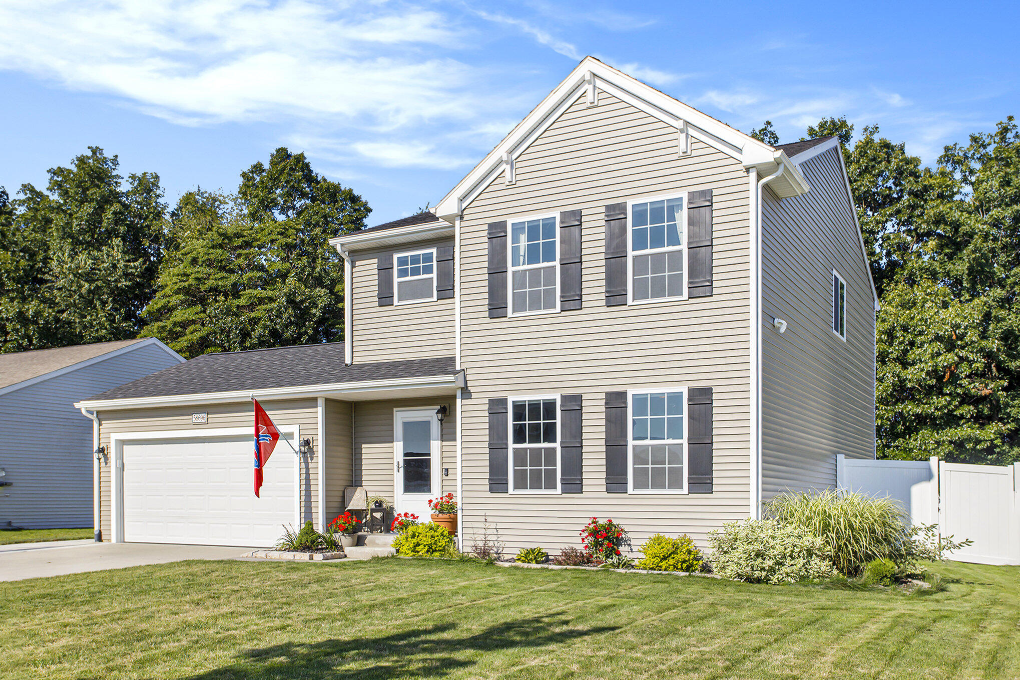 58696 Blue Stem Circle