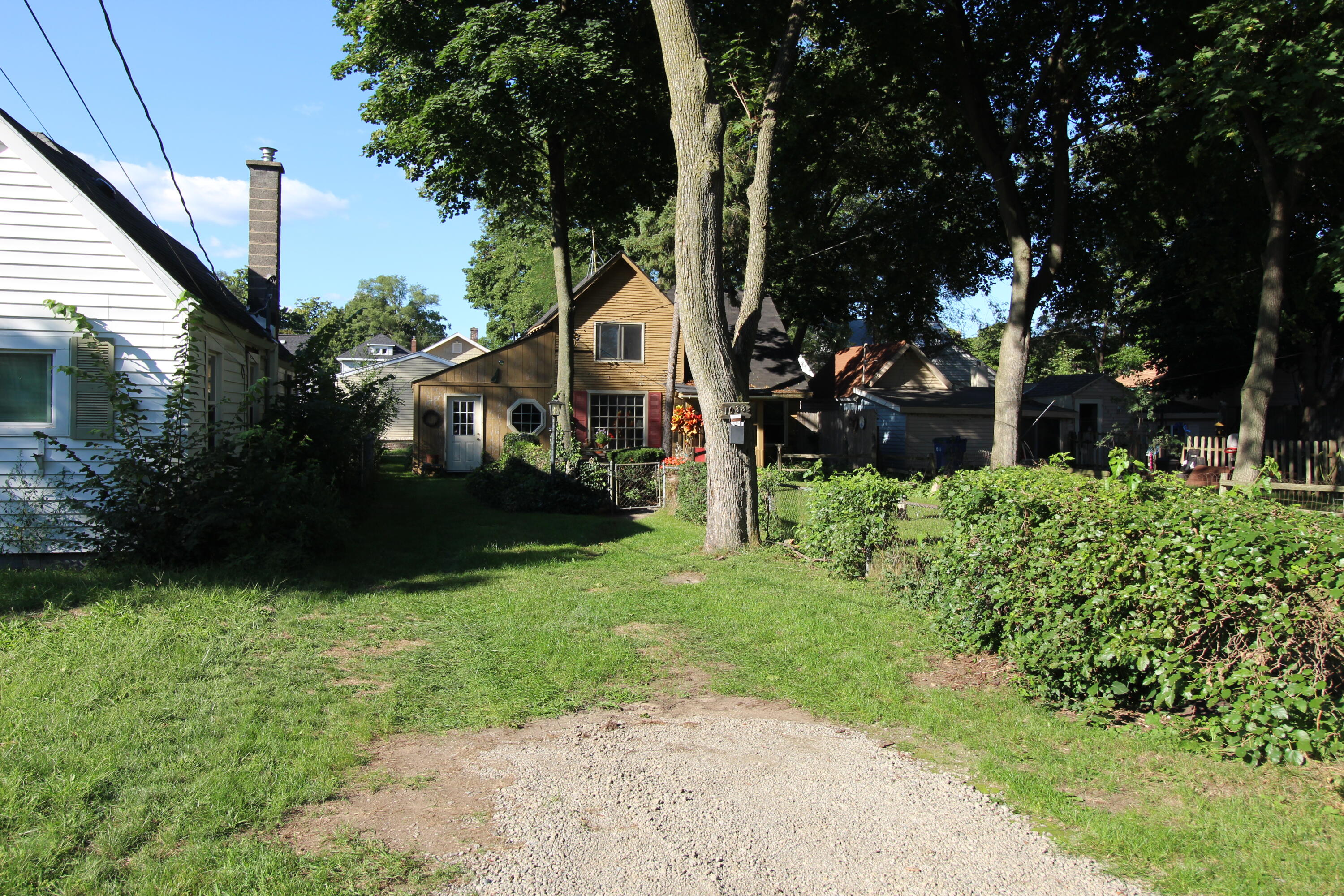 1033 Hazen Street SE