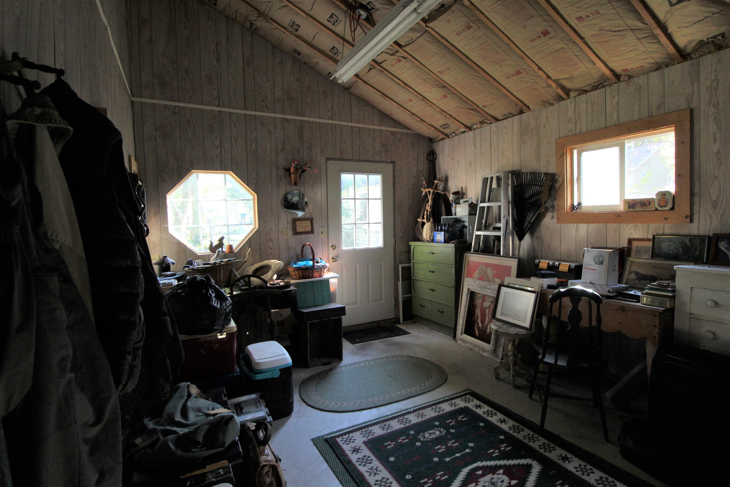 1033 Hazen Street SE