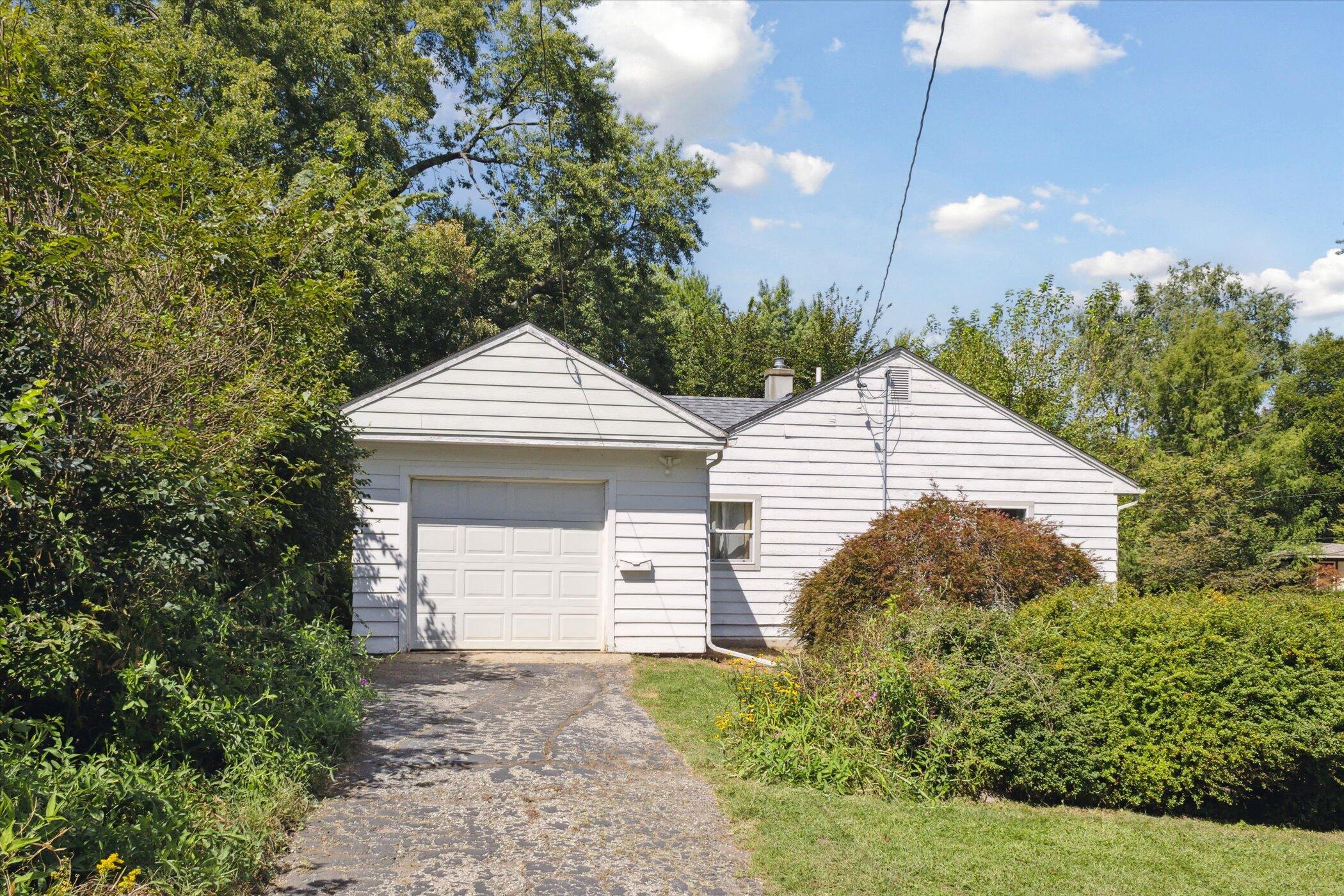 2447 Hillsdale Avenue