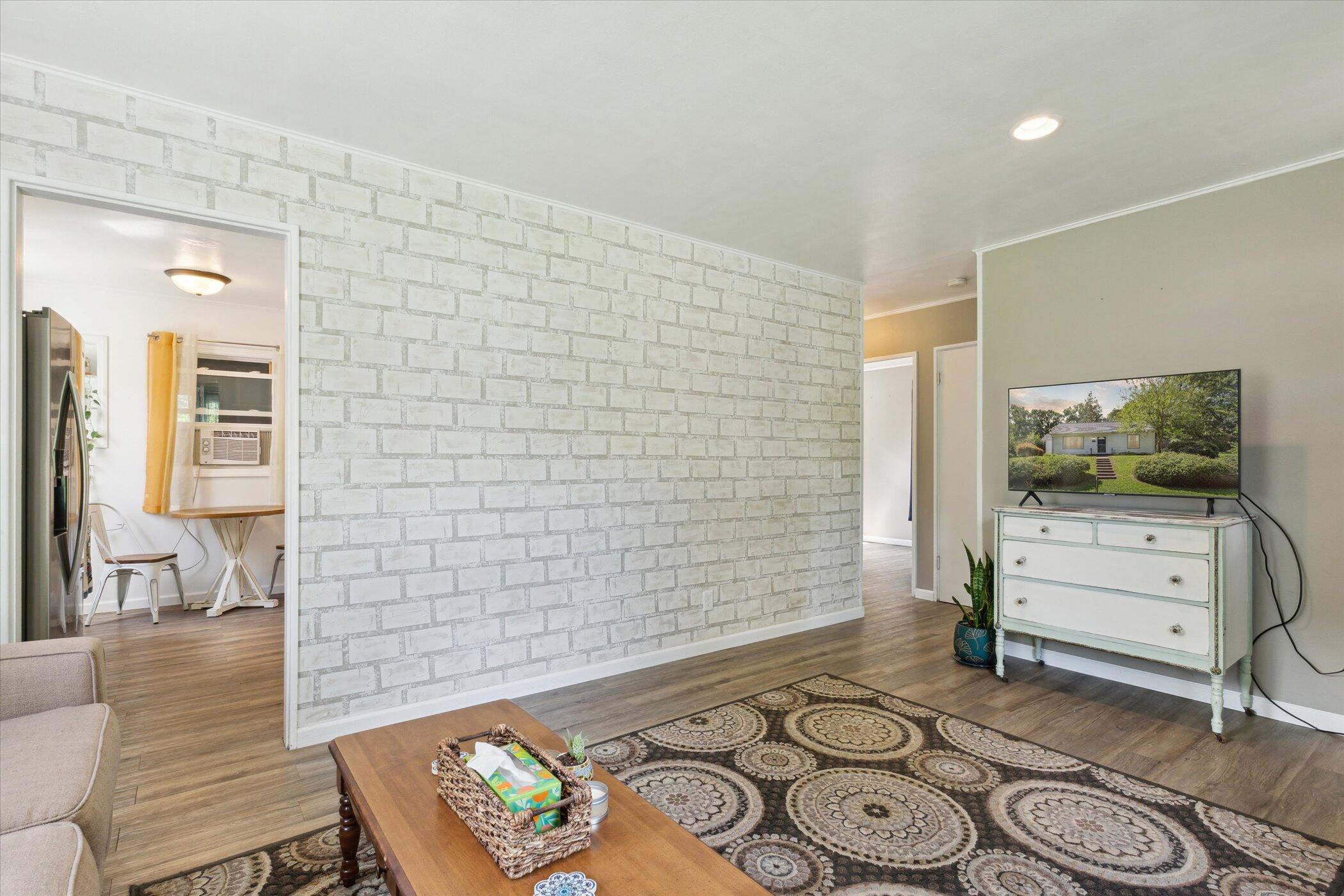 2447 Hillsdale Avenue