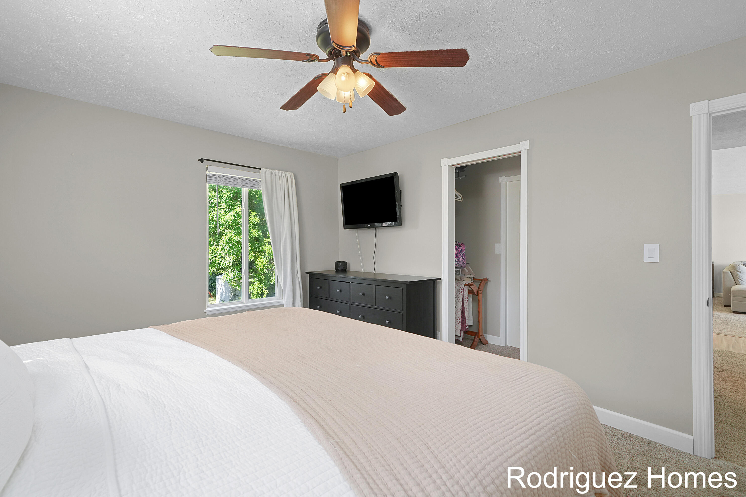 11085 Stanford Avenue