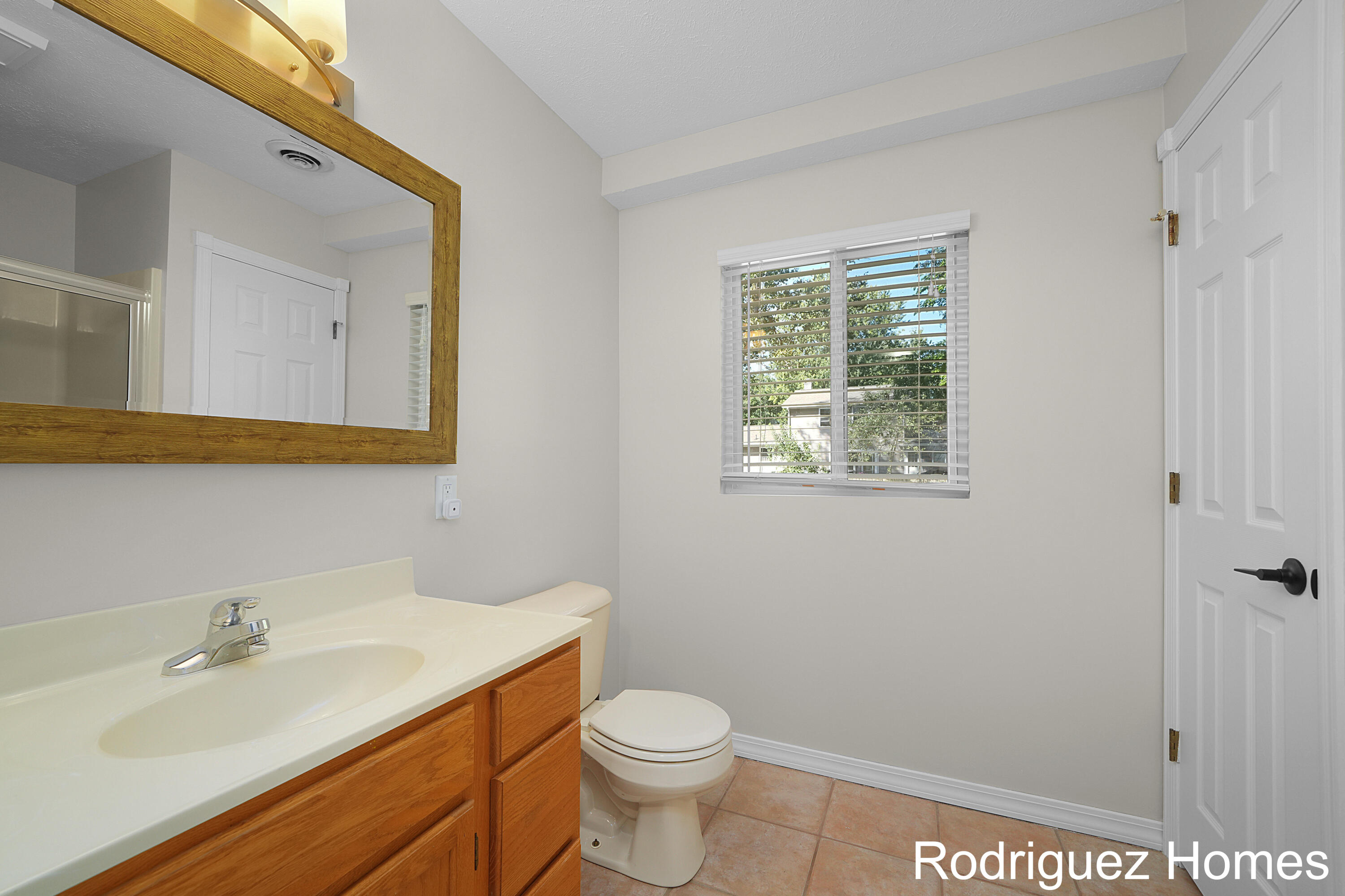 11085 Stanford Avenue