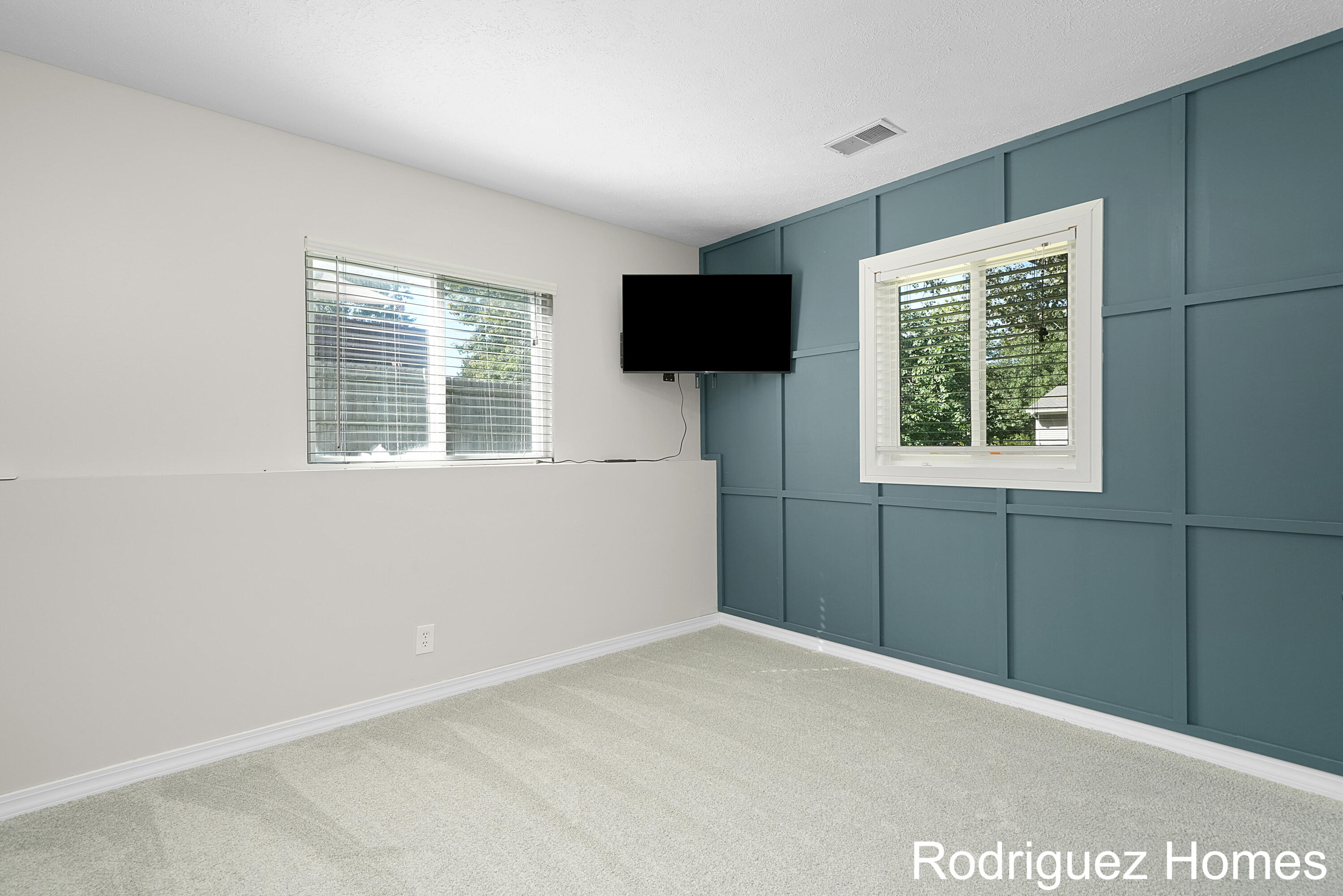 11085 Stanford Avenue