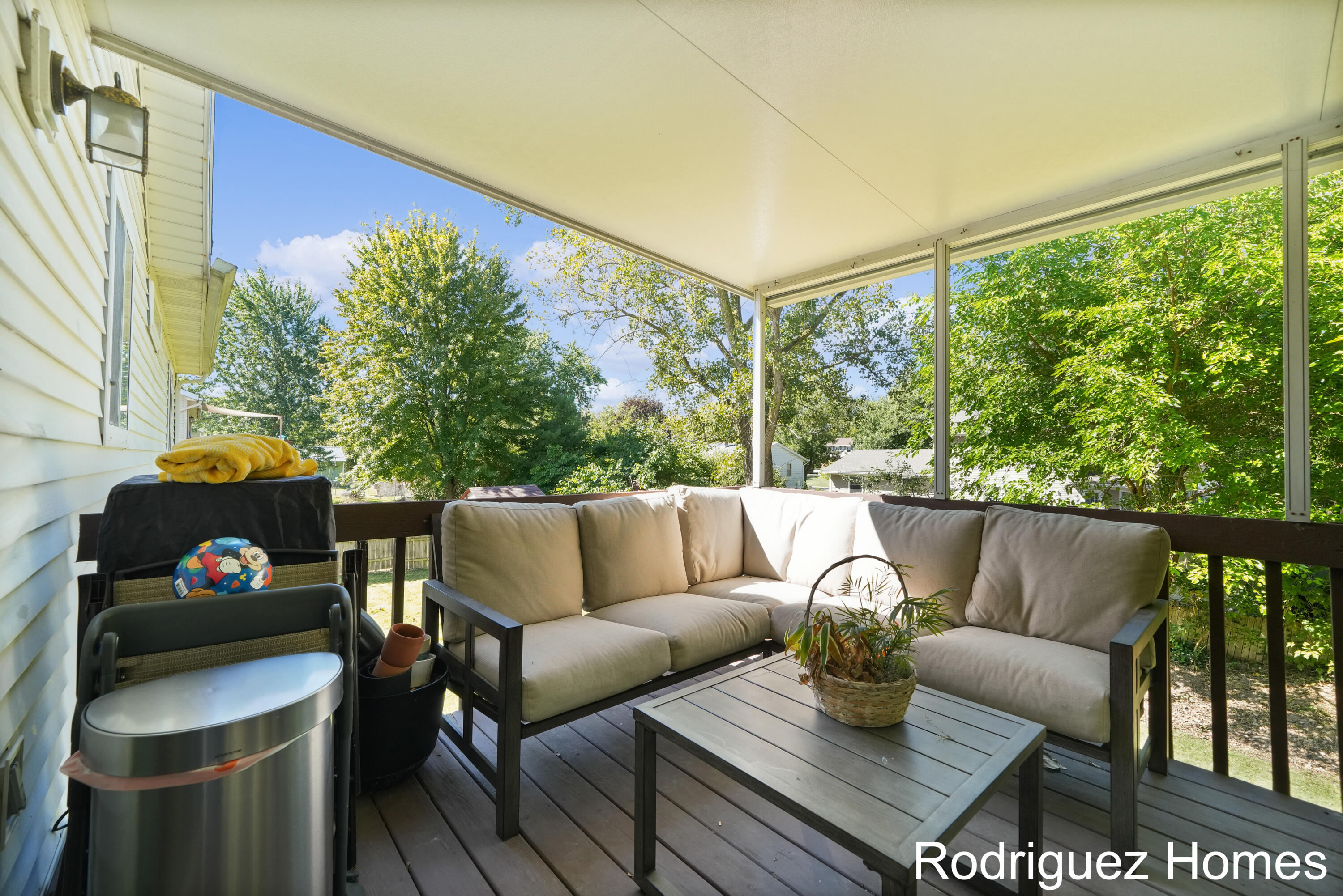 11085 Stanford Avenue