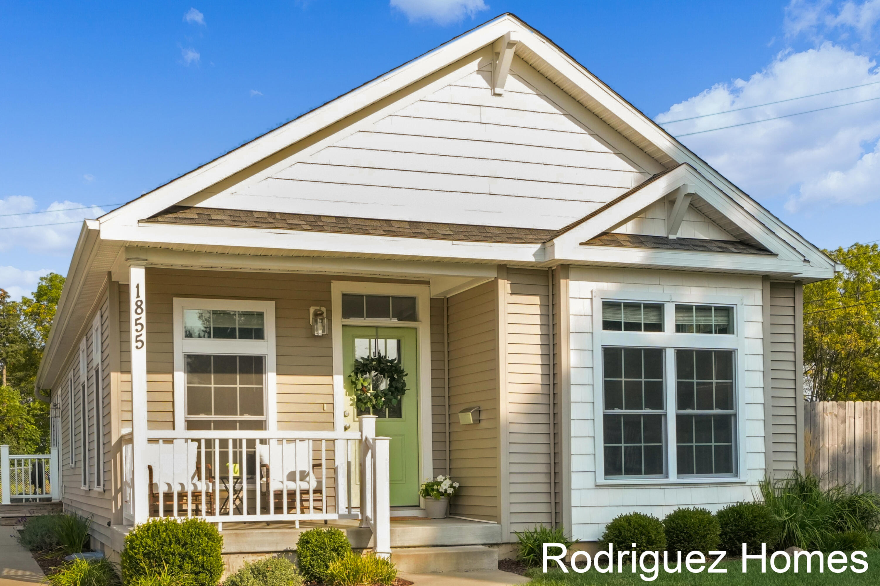 1855 Herrick Avenue NE