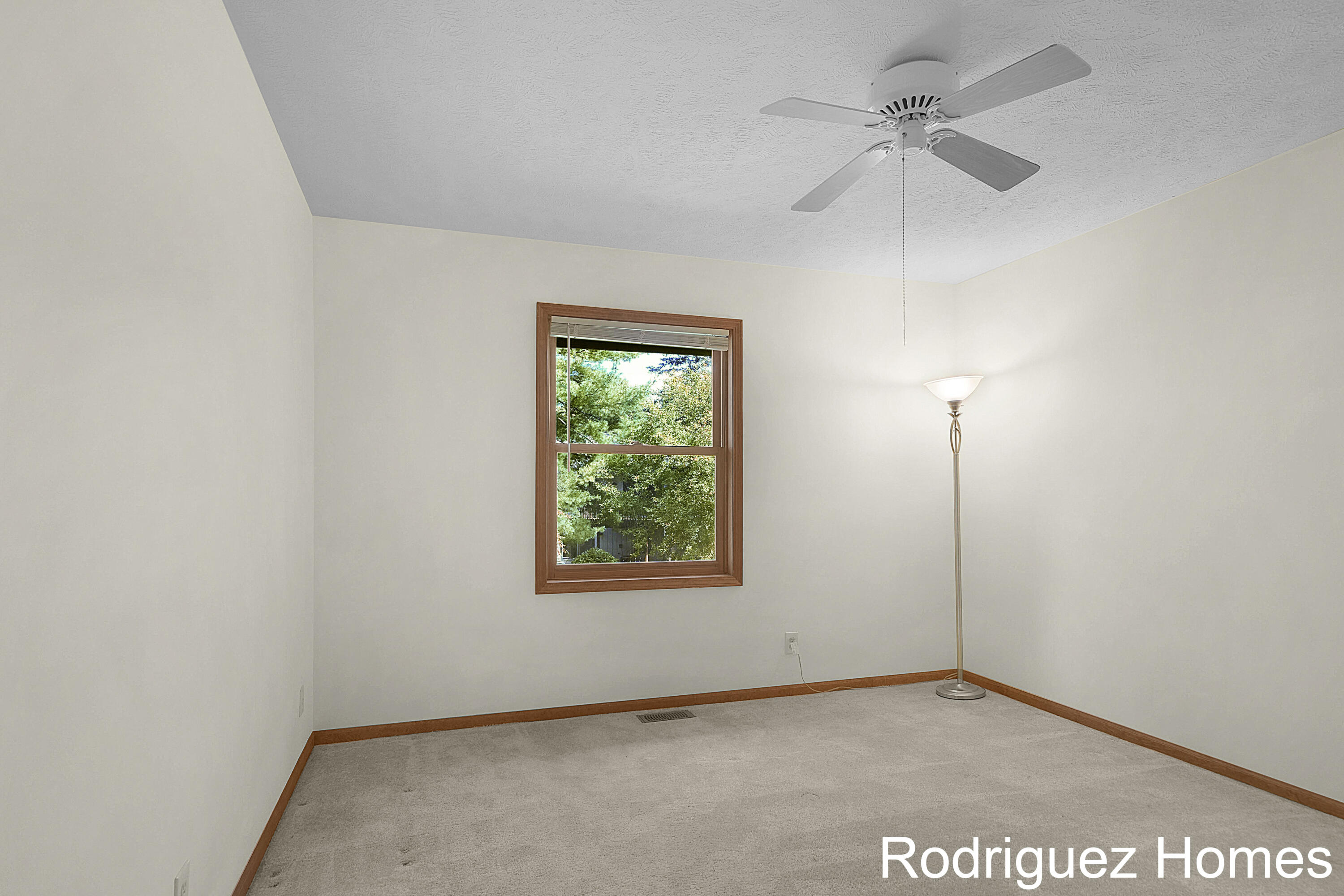 50 Skyline Circle NW