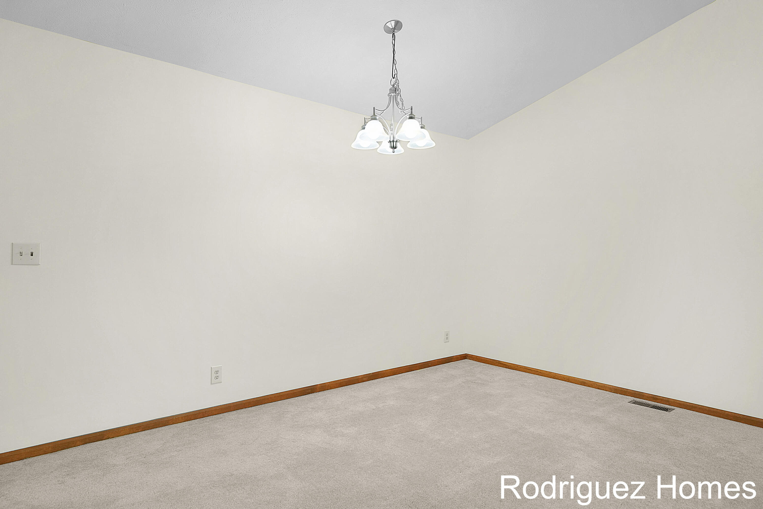 50 Skyline Circle NW