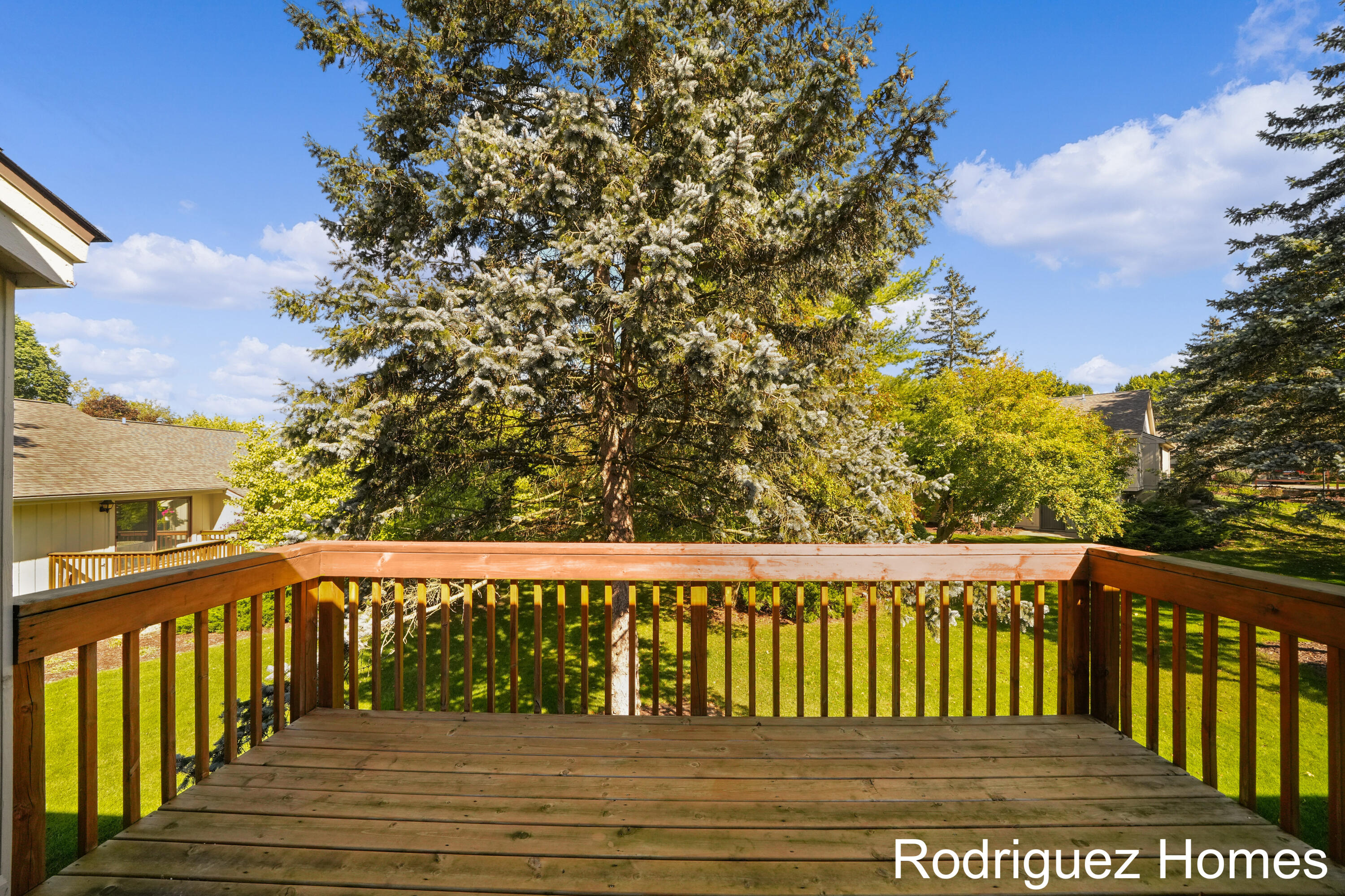 50 Skyline Circle NW