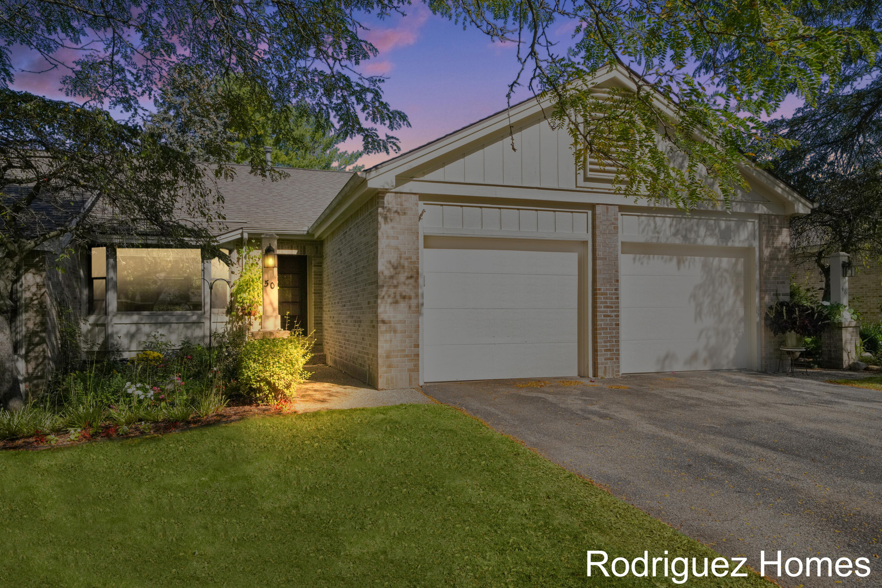 50 Skyline Circle NW