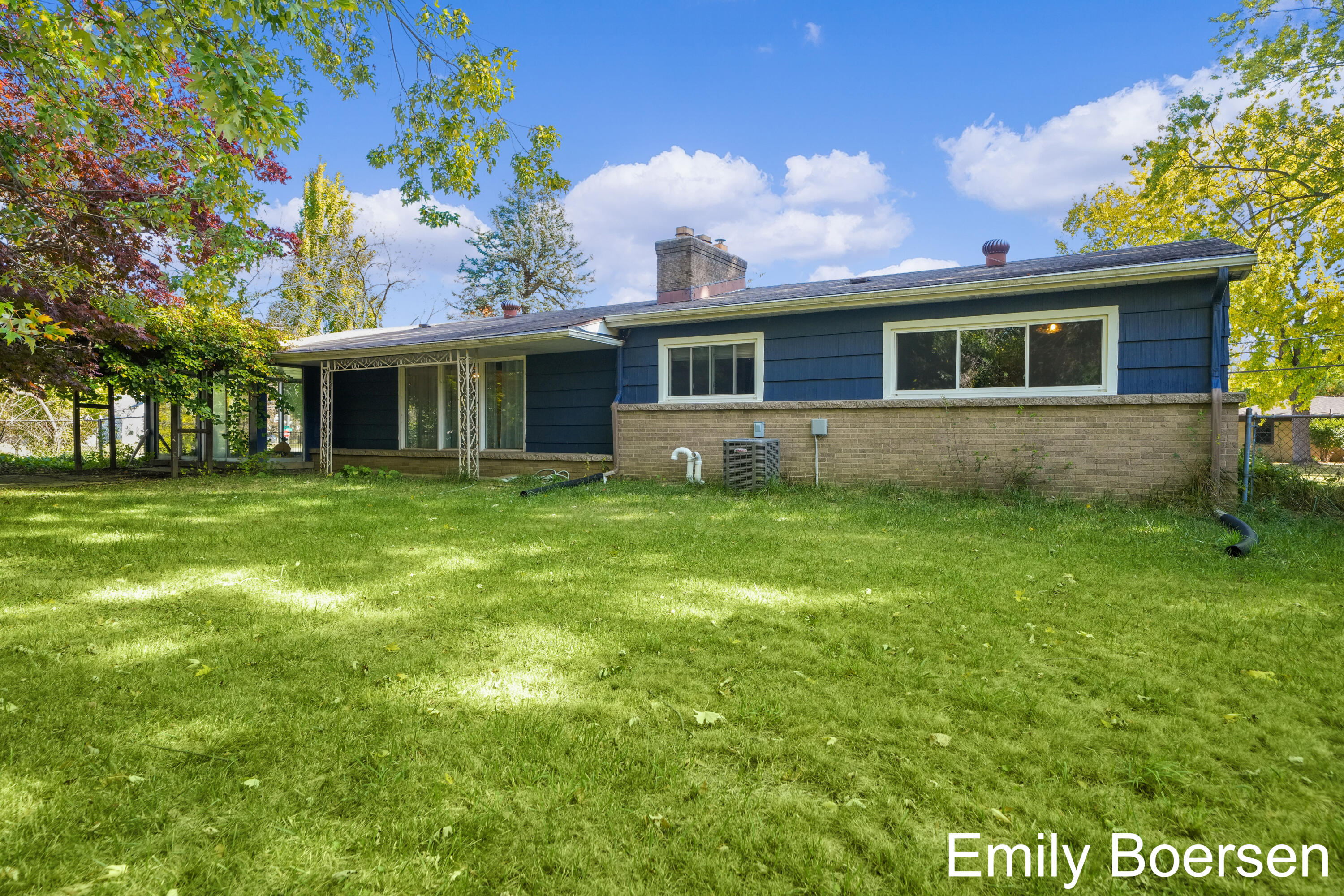 335 Edison Park Avenue NW