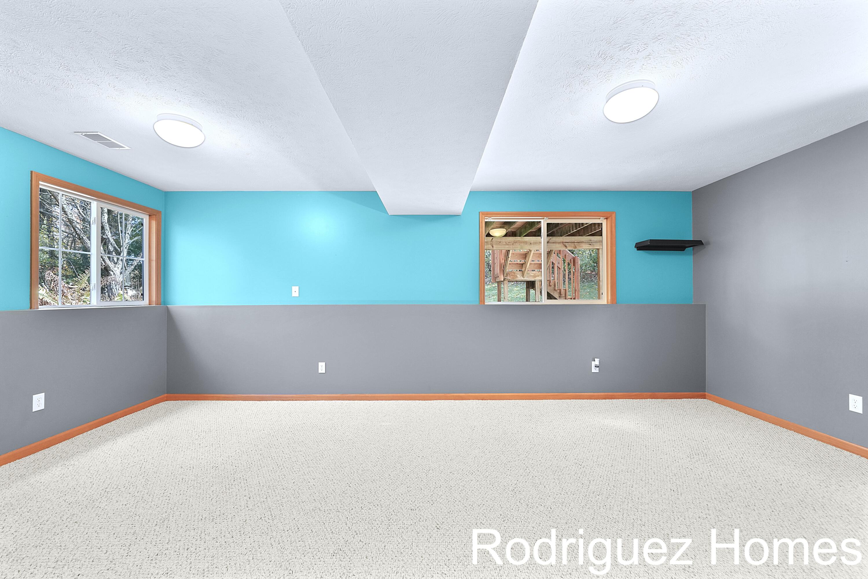 12322 Holmden Drive NE