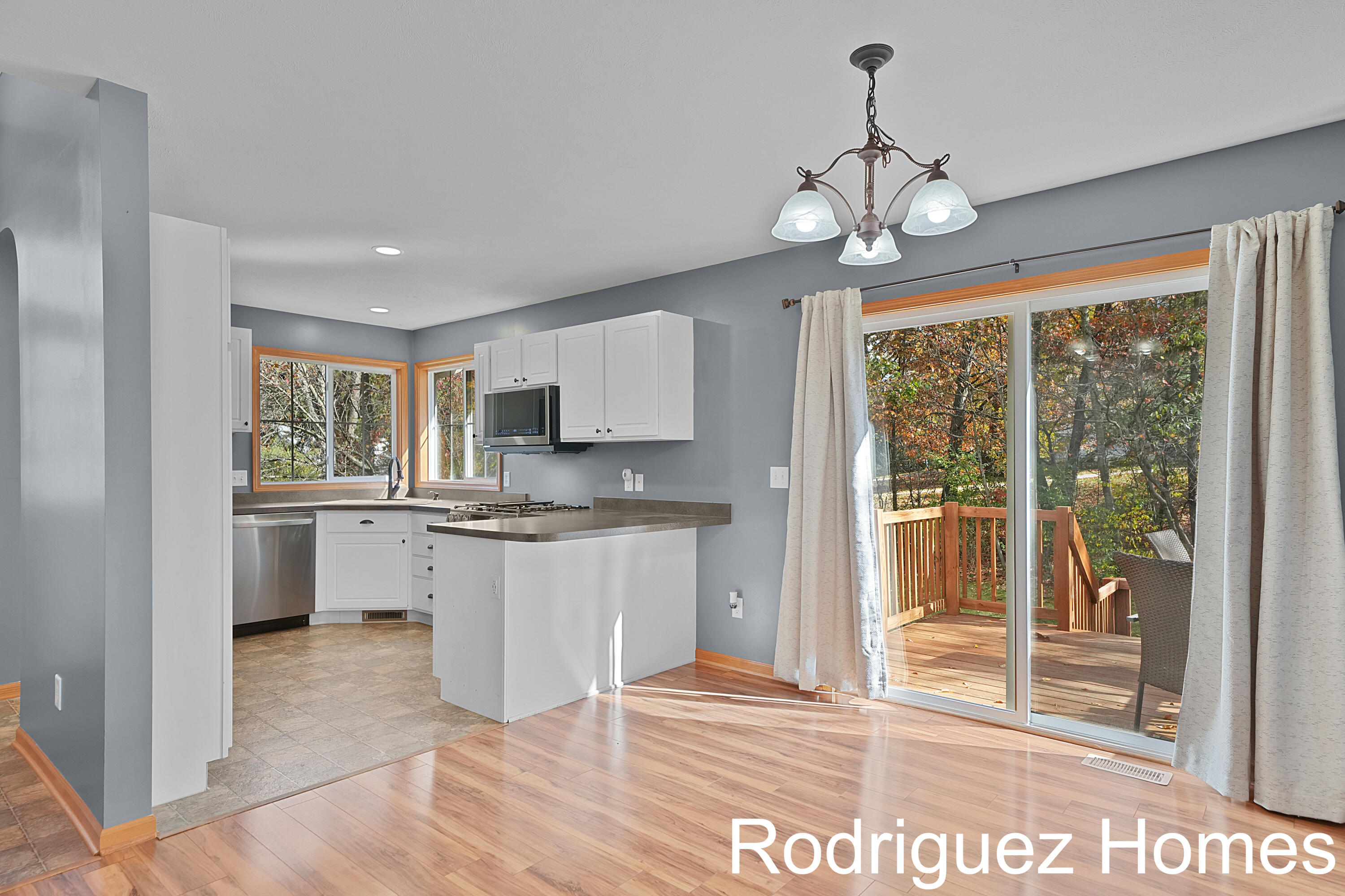 12322 Holmden Drive NE