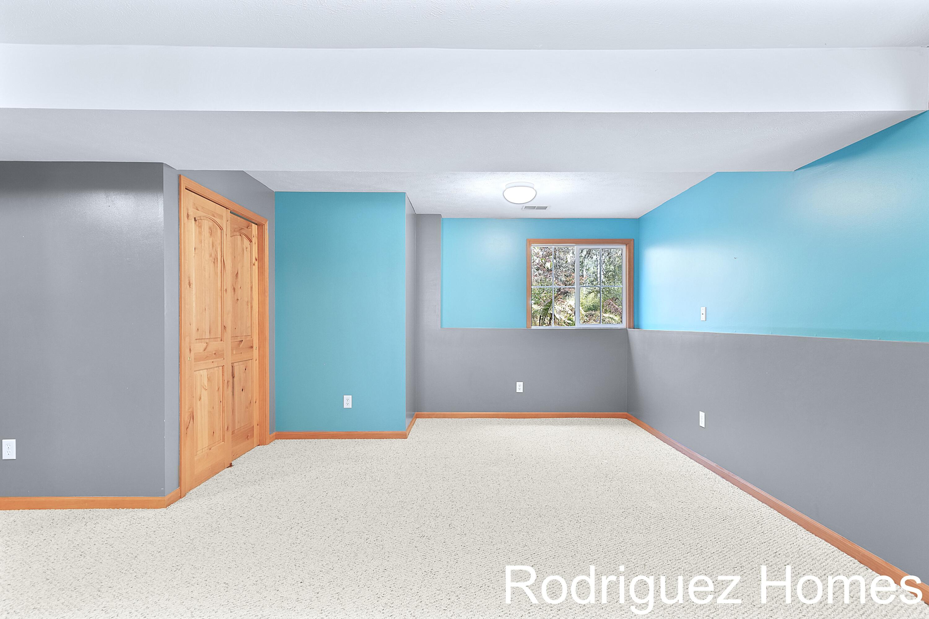 12322 Holmden Drive NE