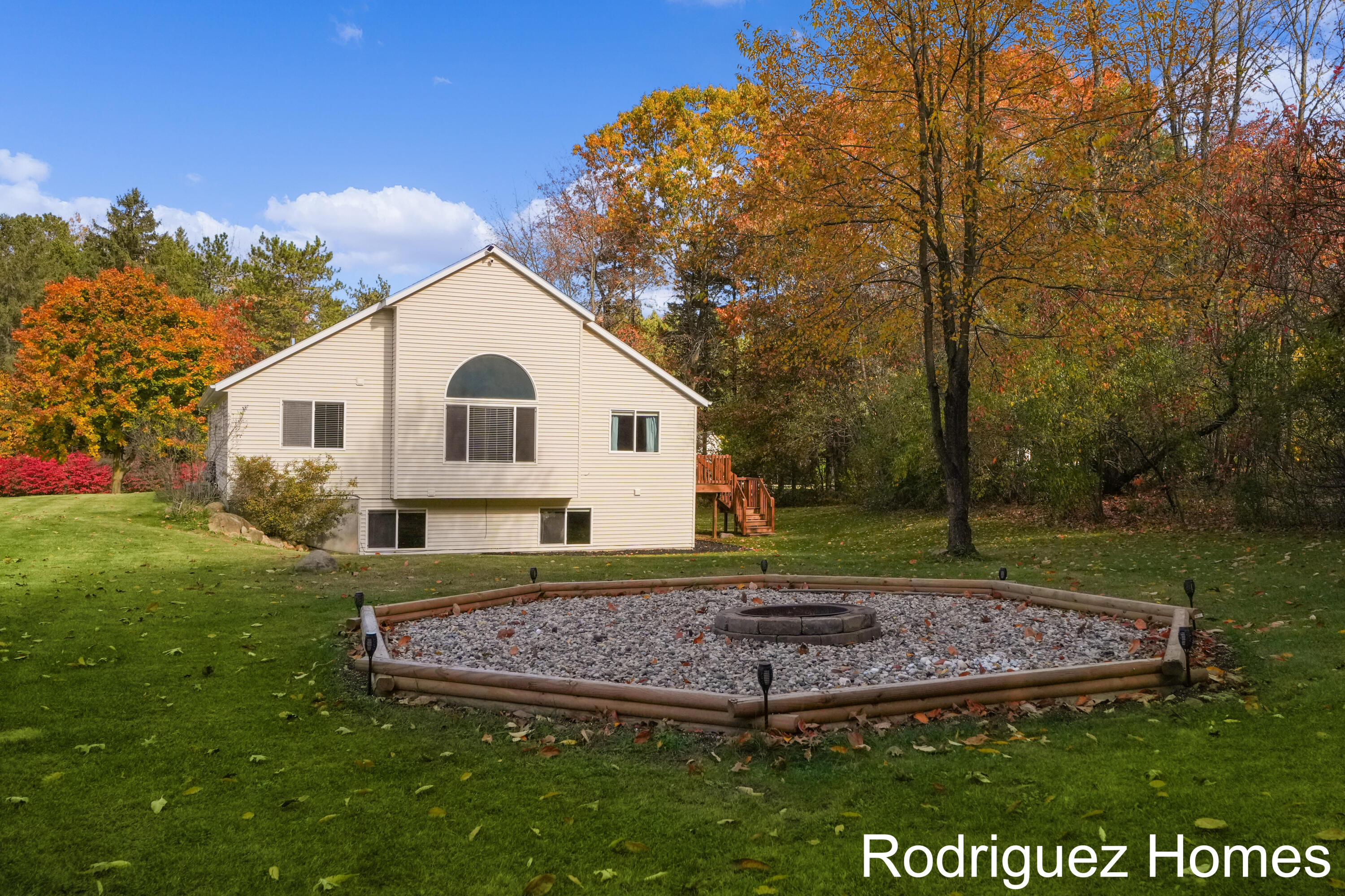 12322 Holmden Drive NE