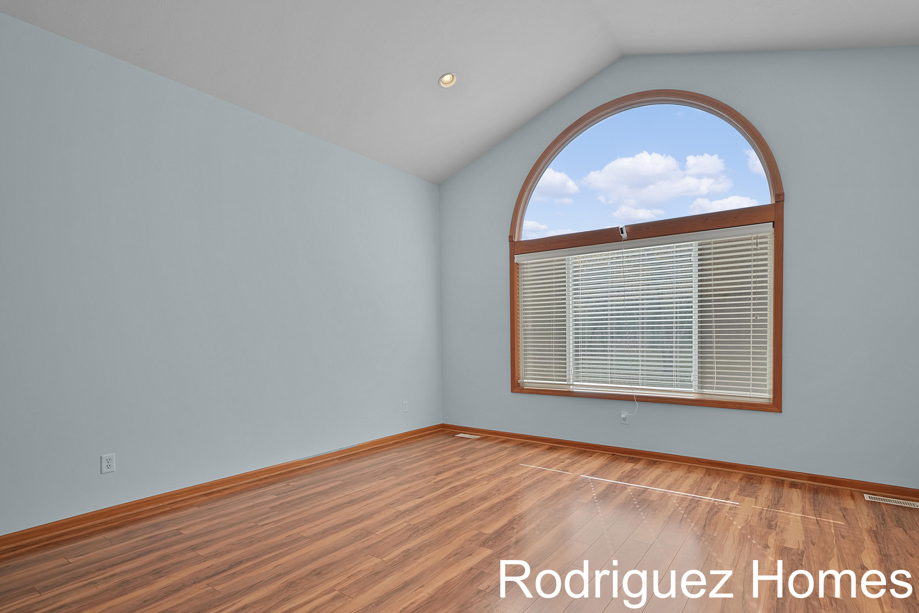 12322 Holmden Drive NE