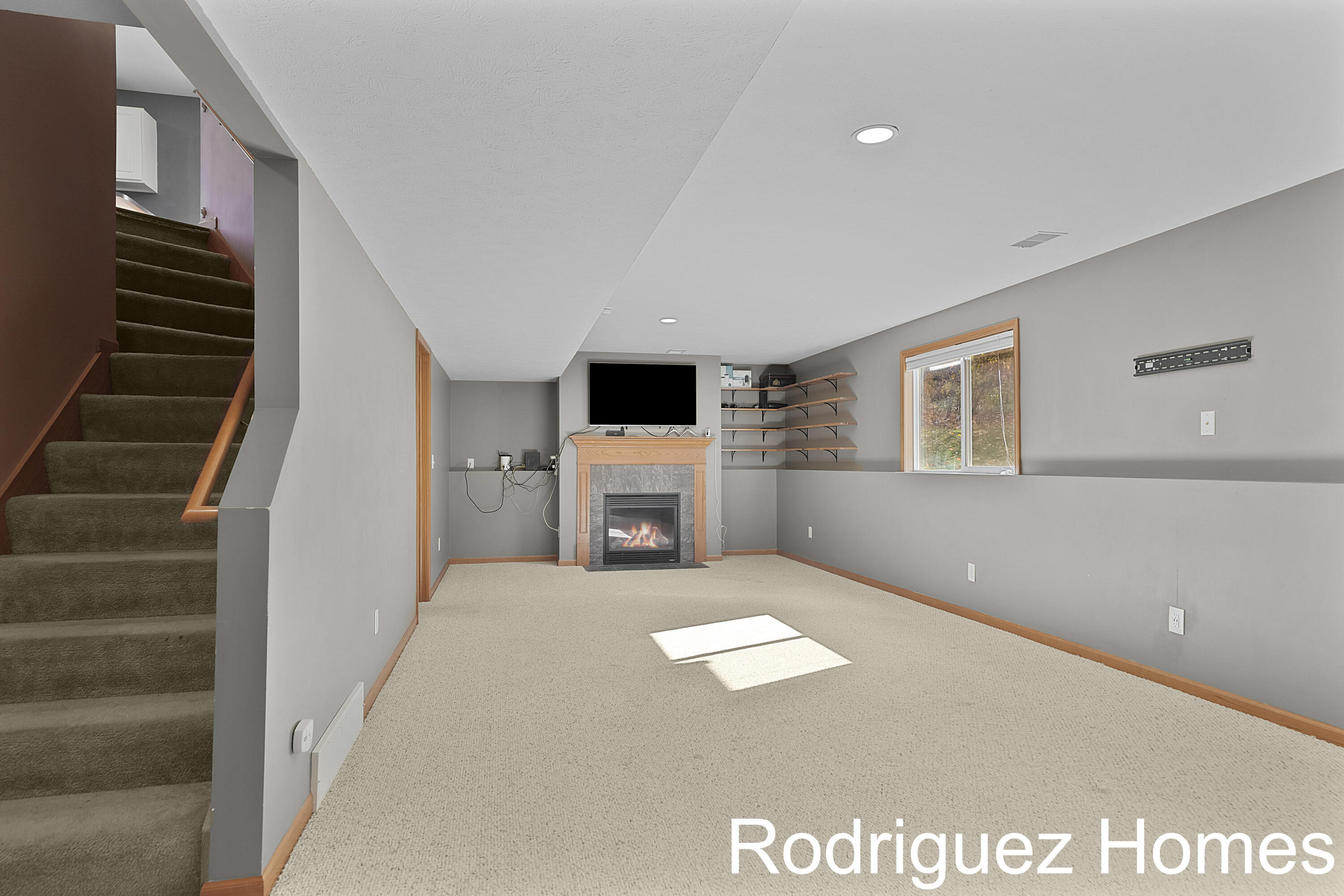 12322 Holmden Drive NE