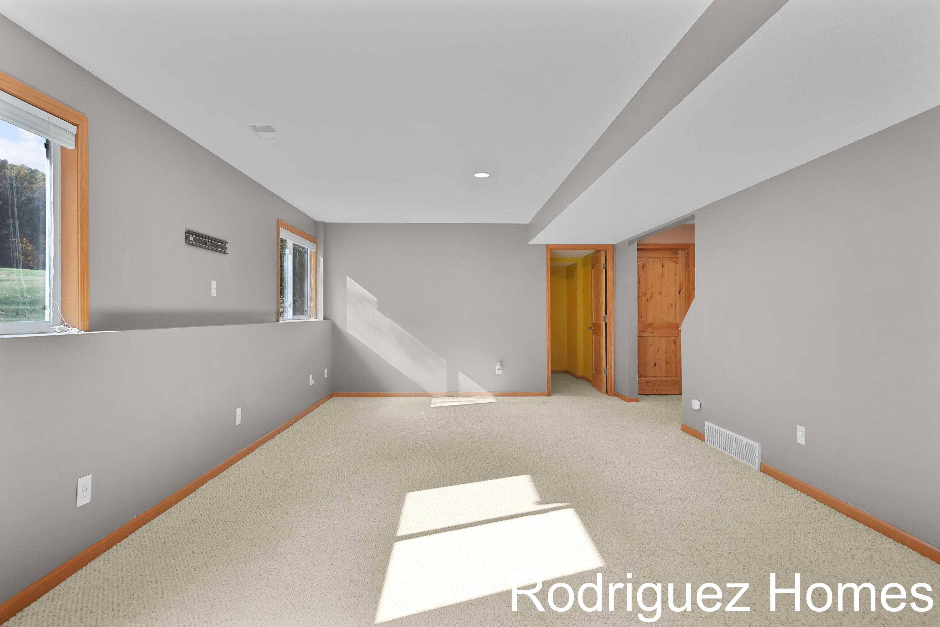 12322 Holmden Drive NE