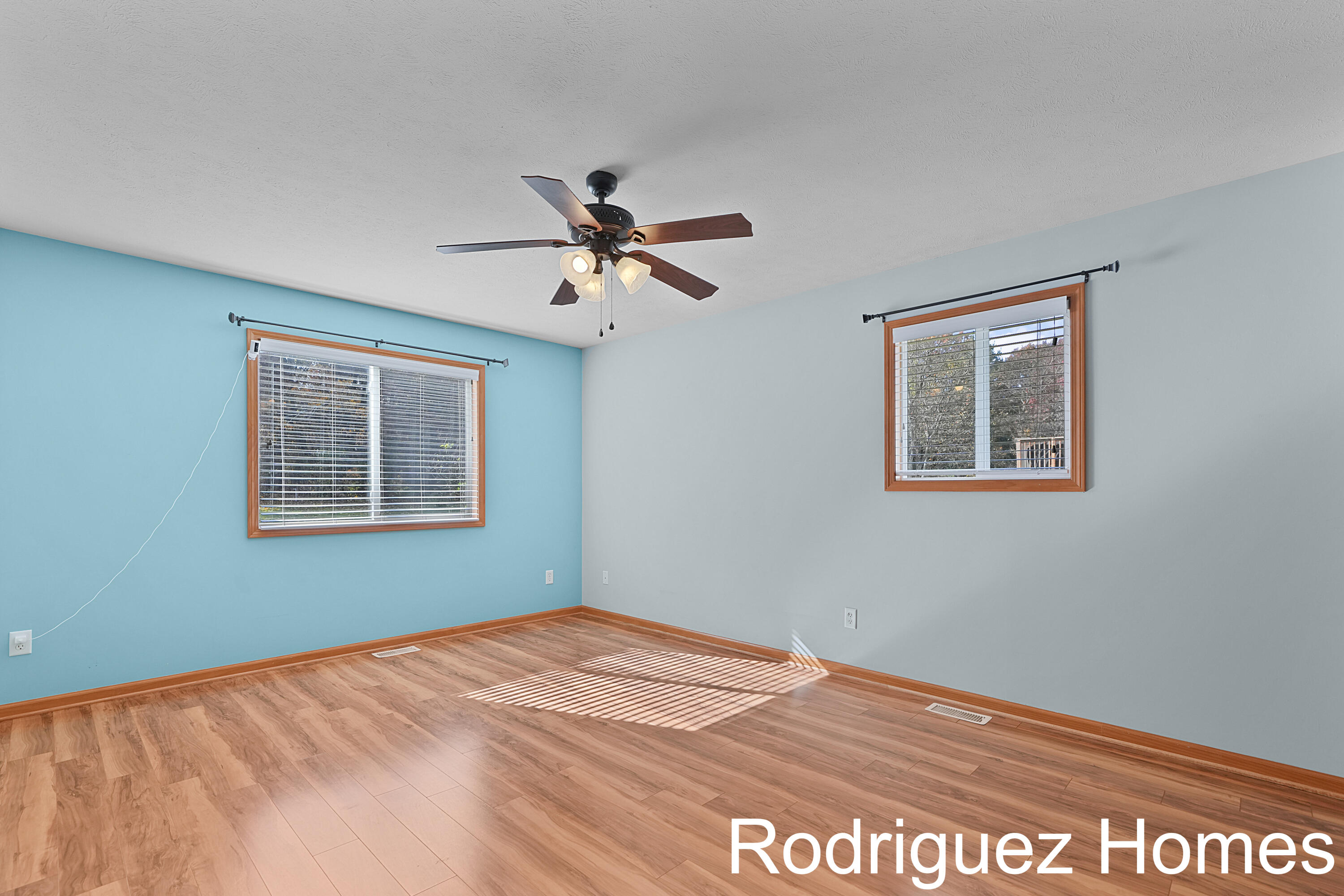 12322 Holmden Drive NE