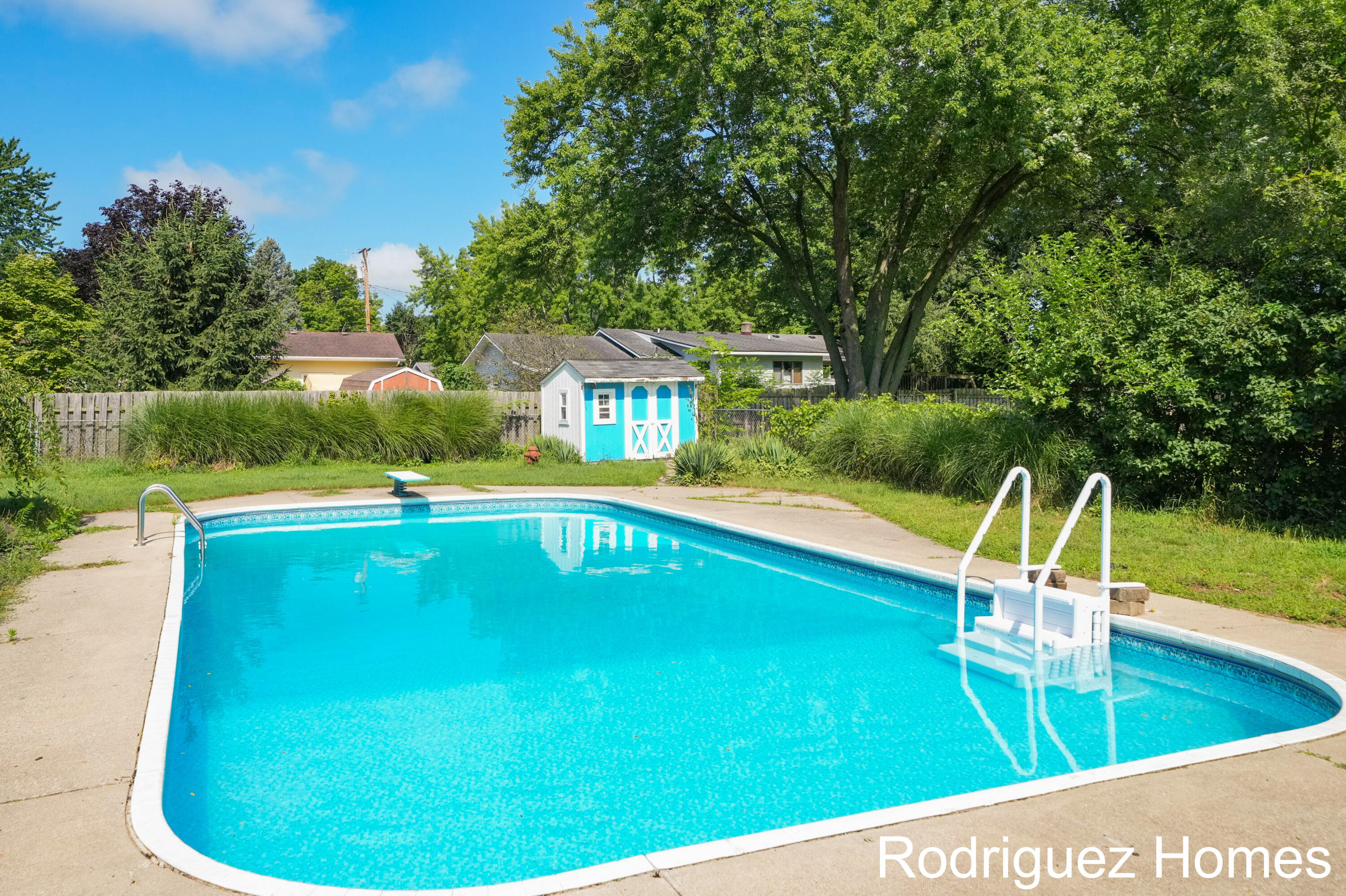 3815 Benjamin Avenue NE