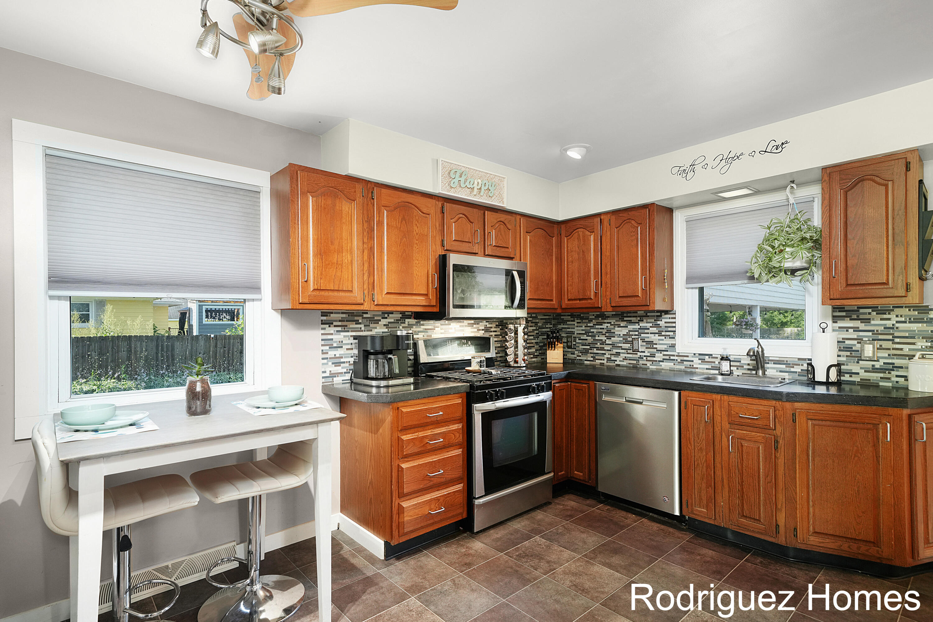 3815 Benjamin Avenue NE