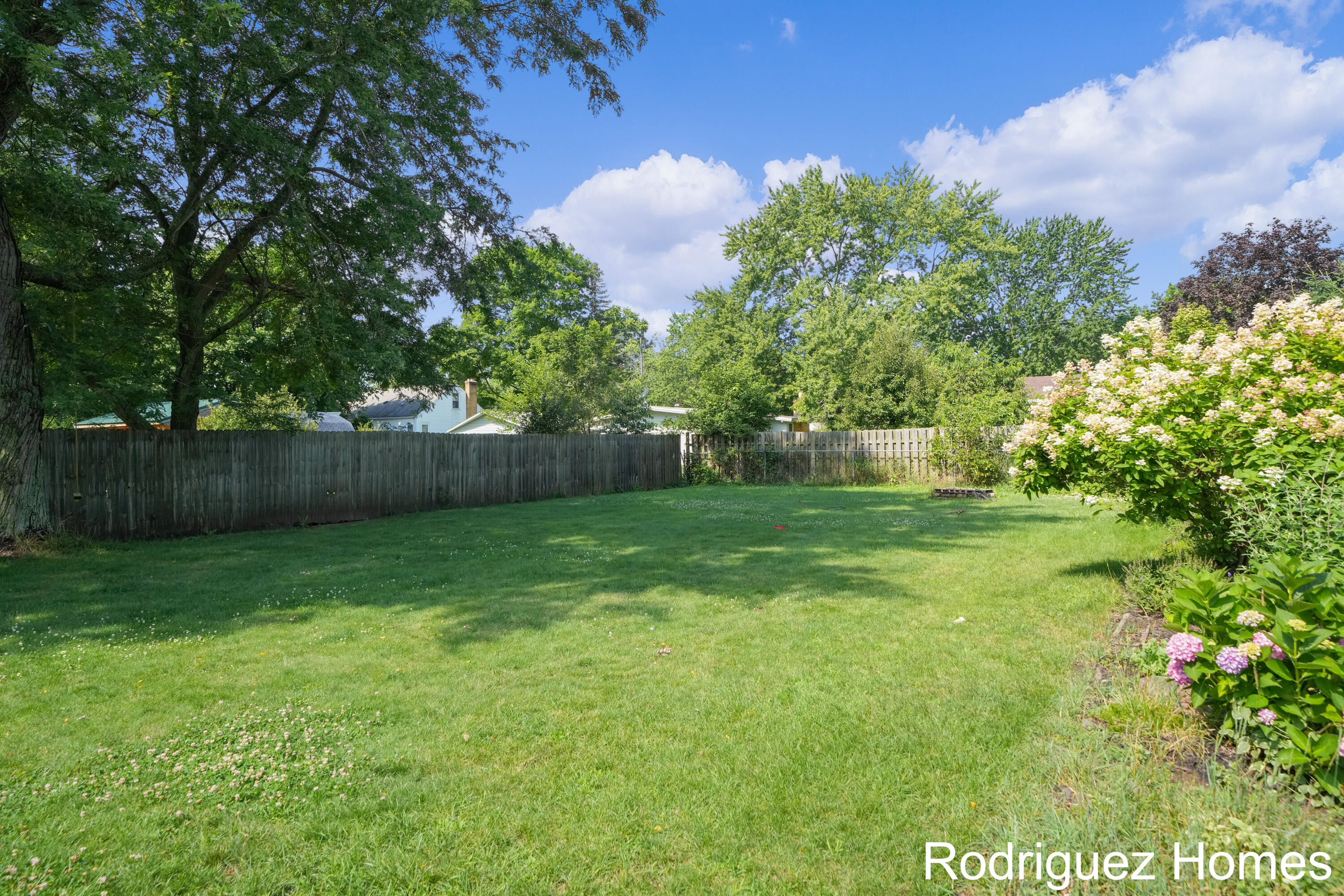 3815 Benjamin Avenue NE