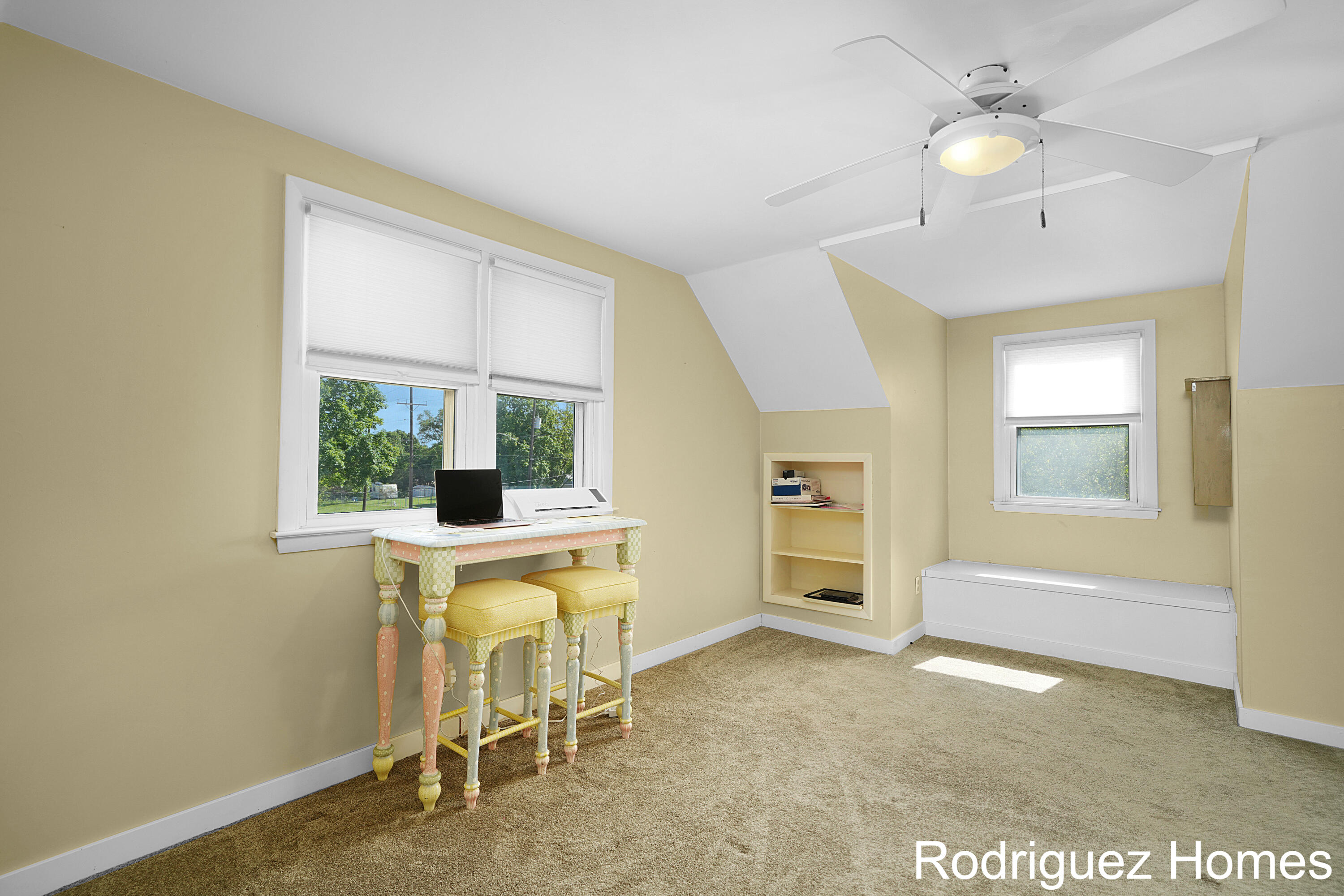 3815 Benjamin Avenue NE