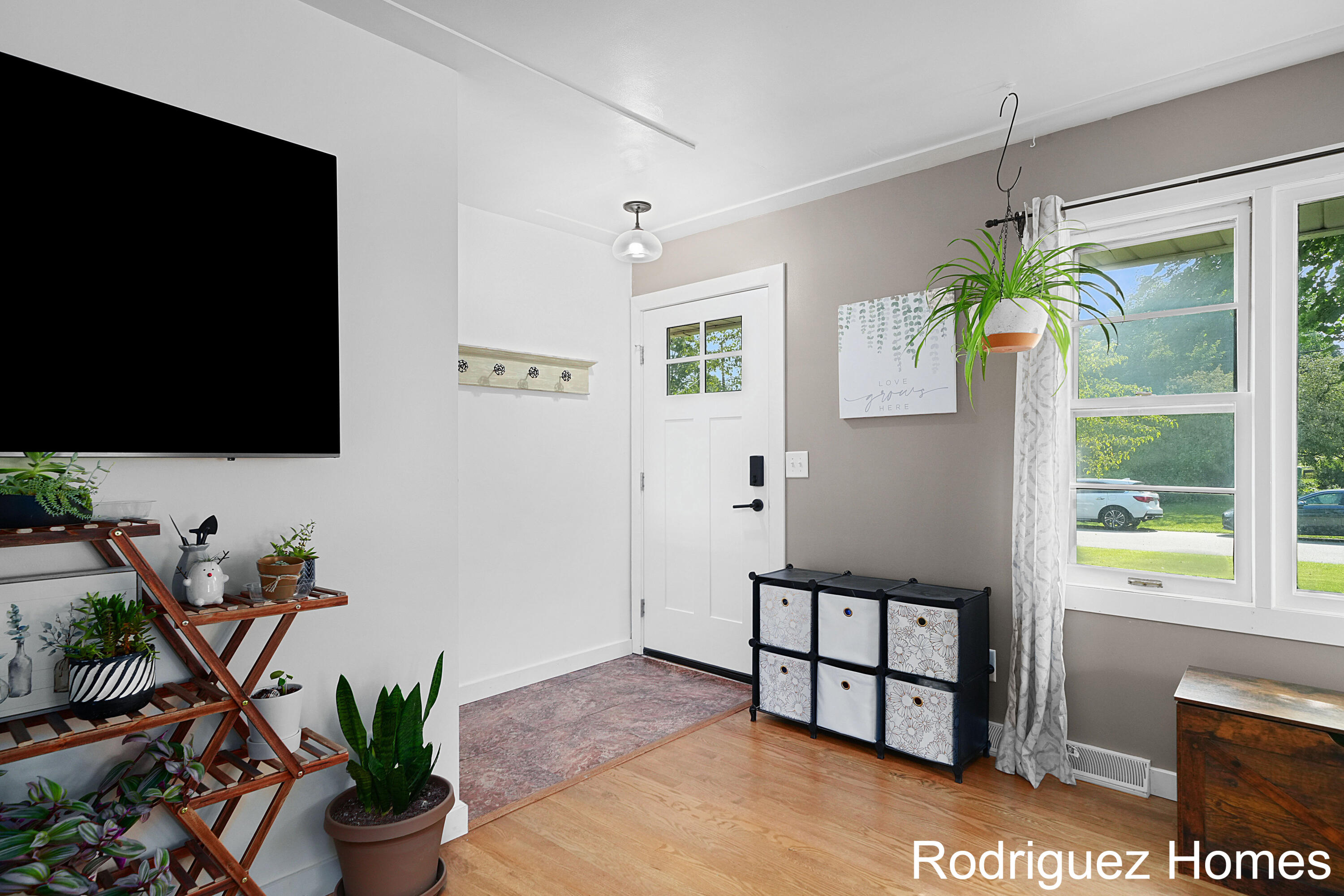 3815 Benjamin Avenue NE