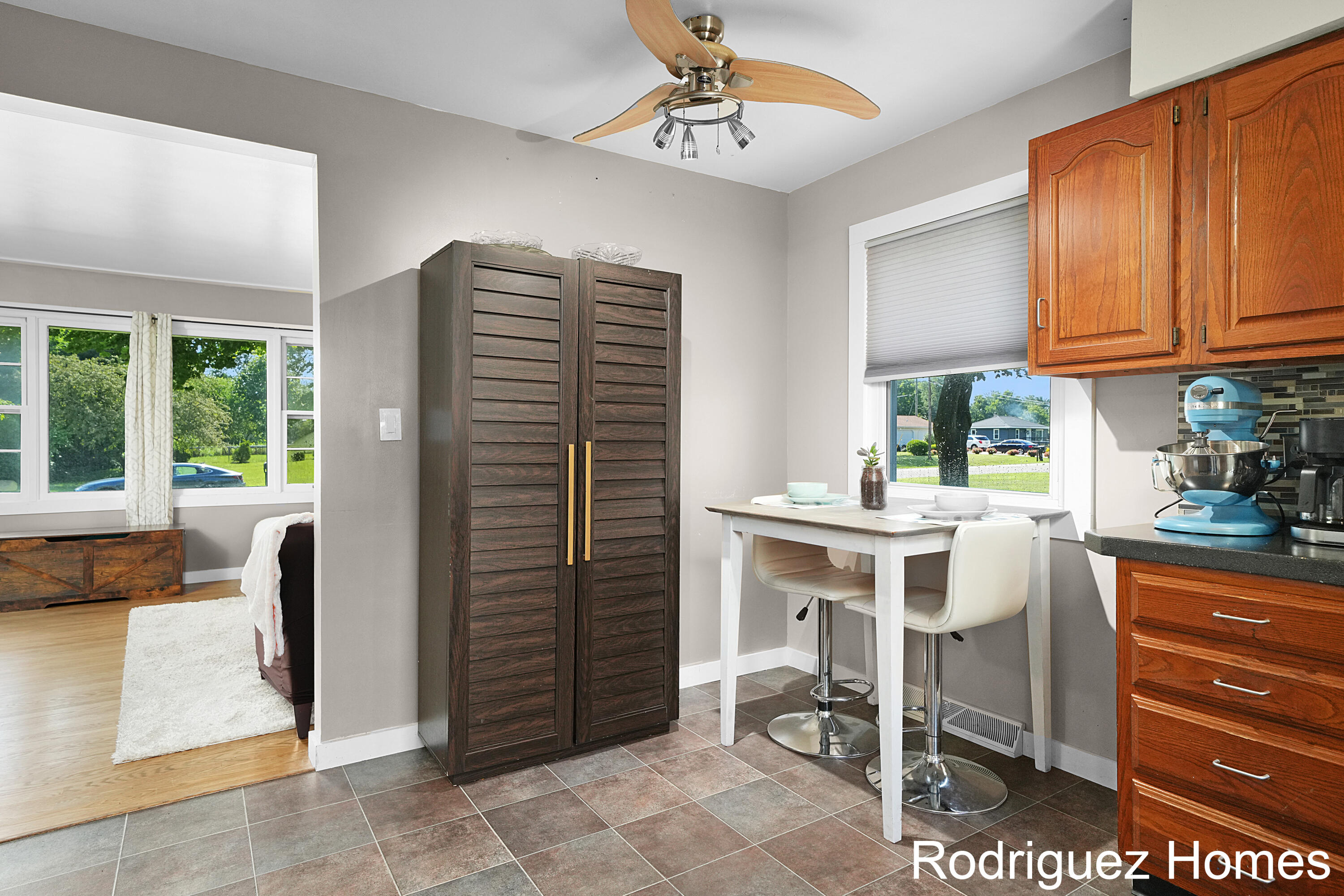 3815 Benjamin Avenue NE