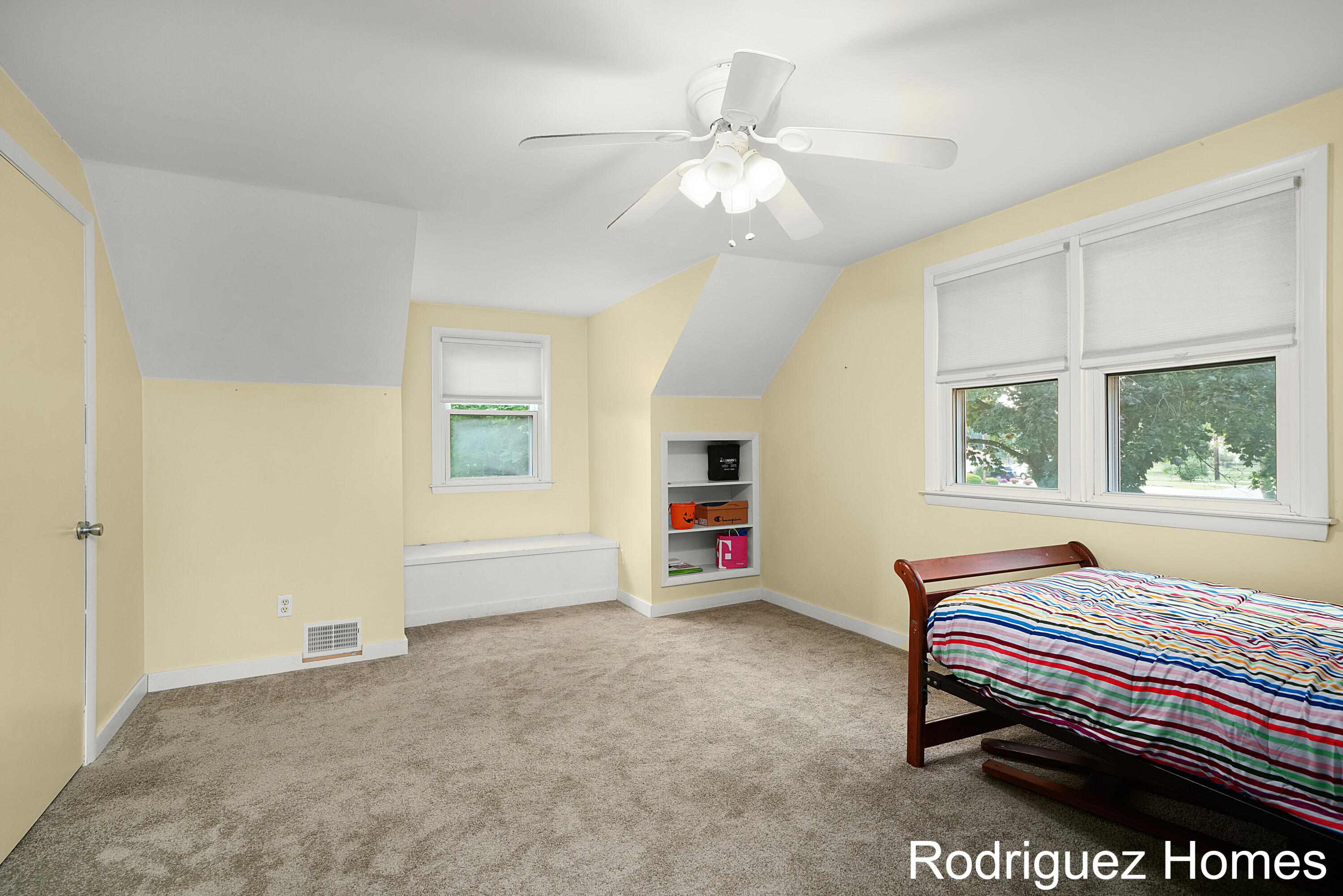 3815 Benjamin Avenue NE